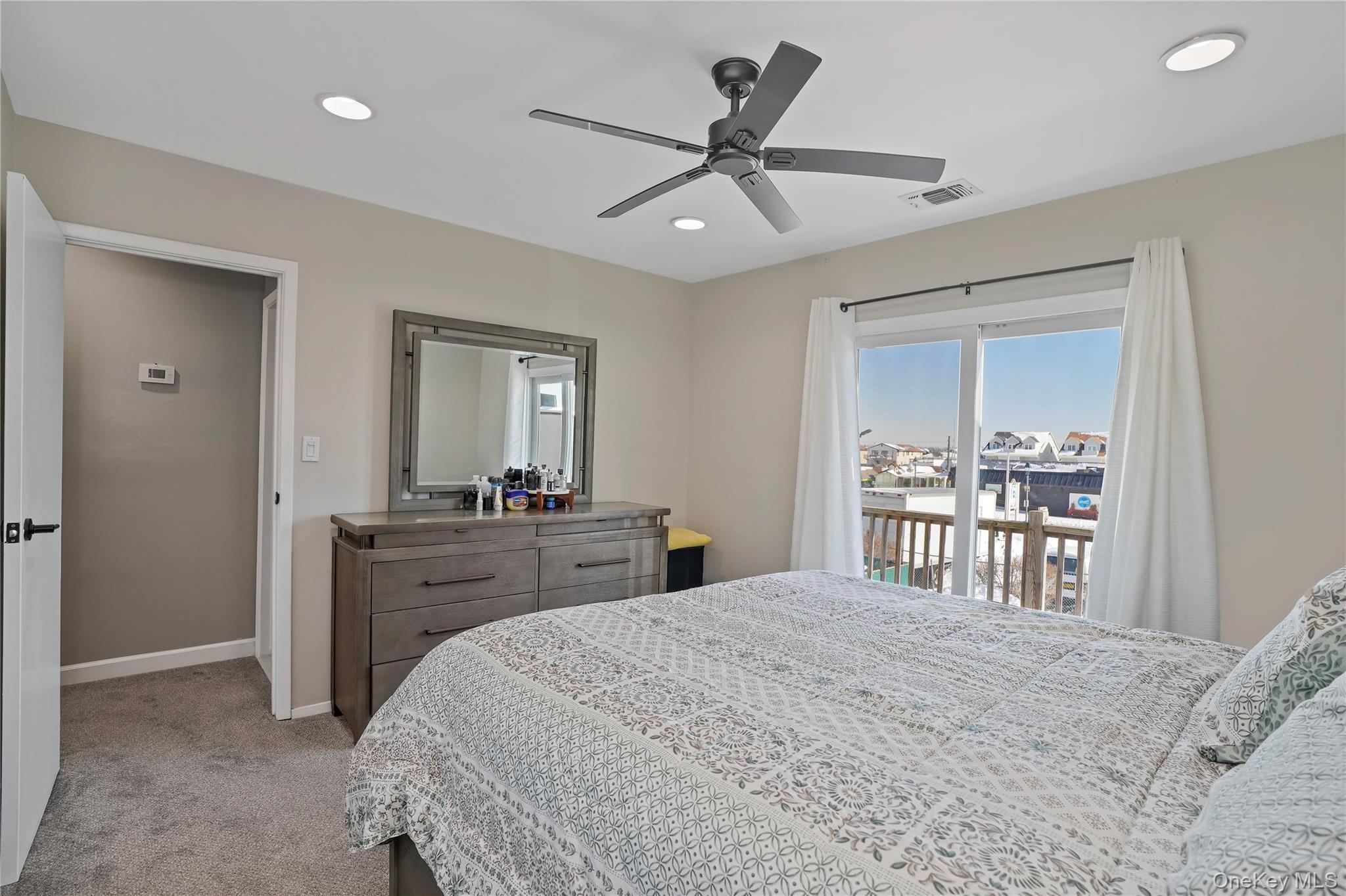 #11 photo, 825 S Ocean Avenue, ناسو Freeport , NY 11520