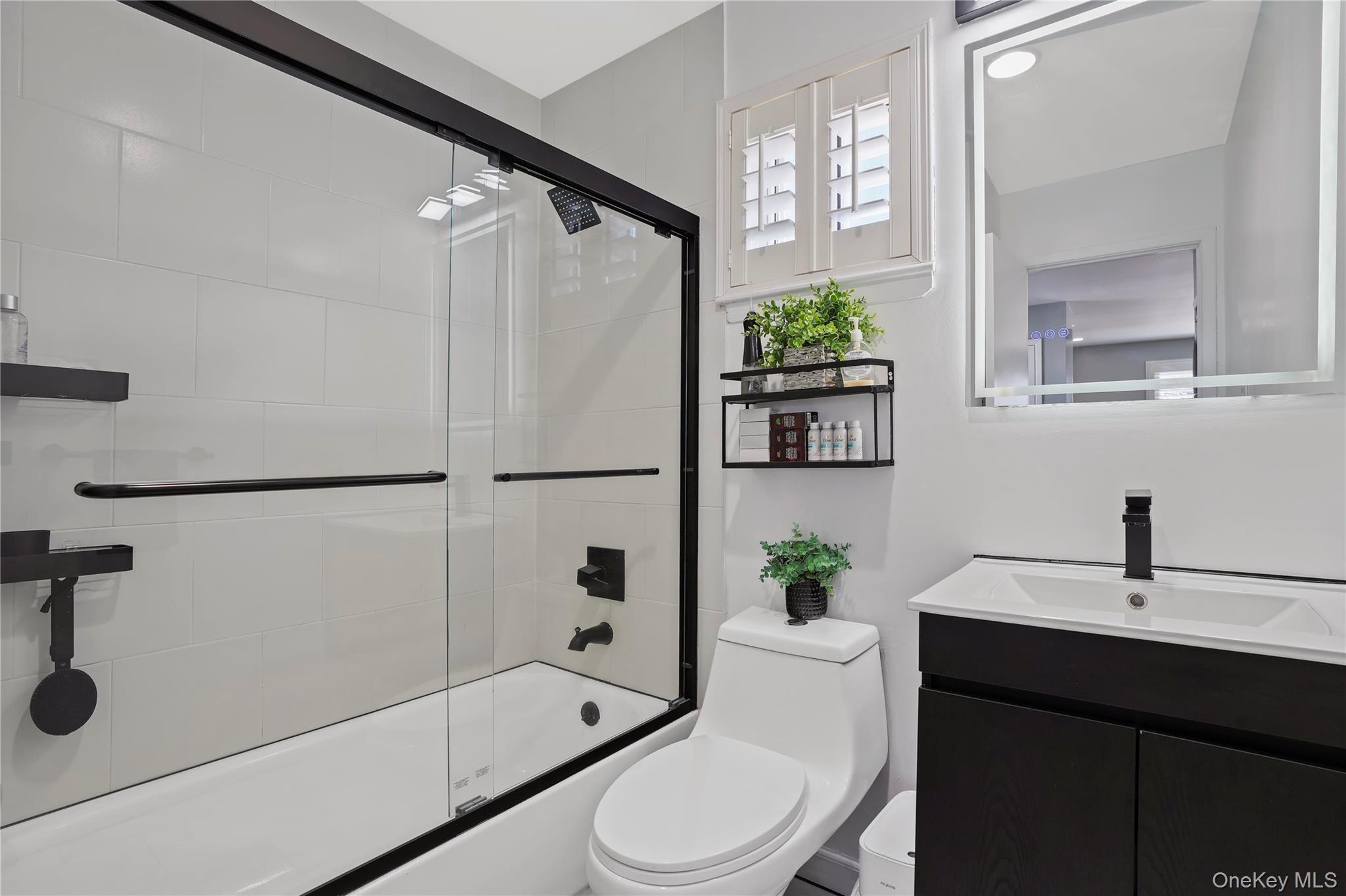 #14 photo, 825 S Ocean Avenue, ناسو Freeport , NY 11520