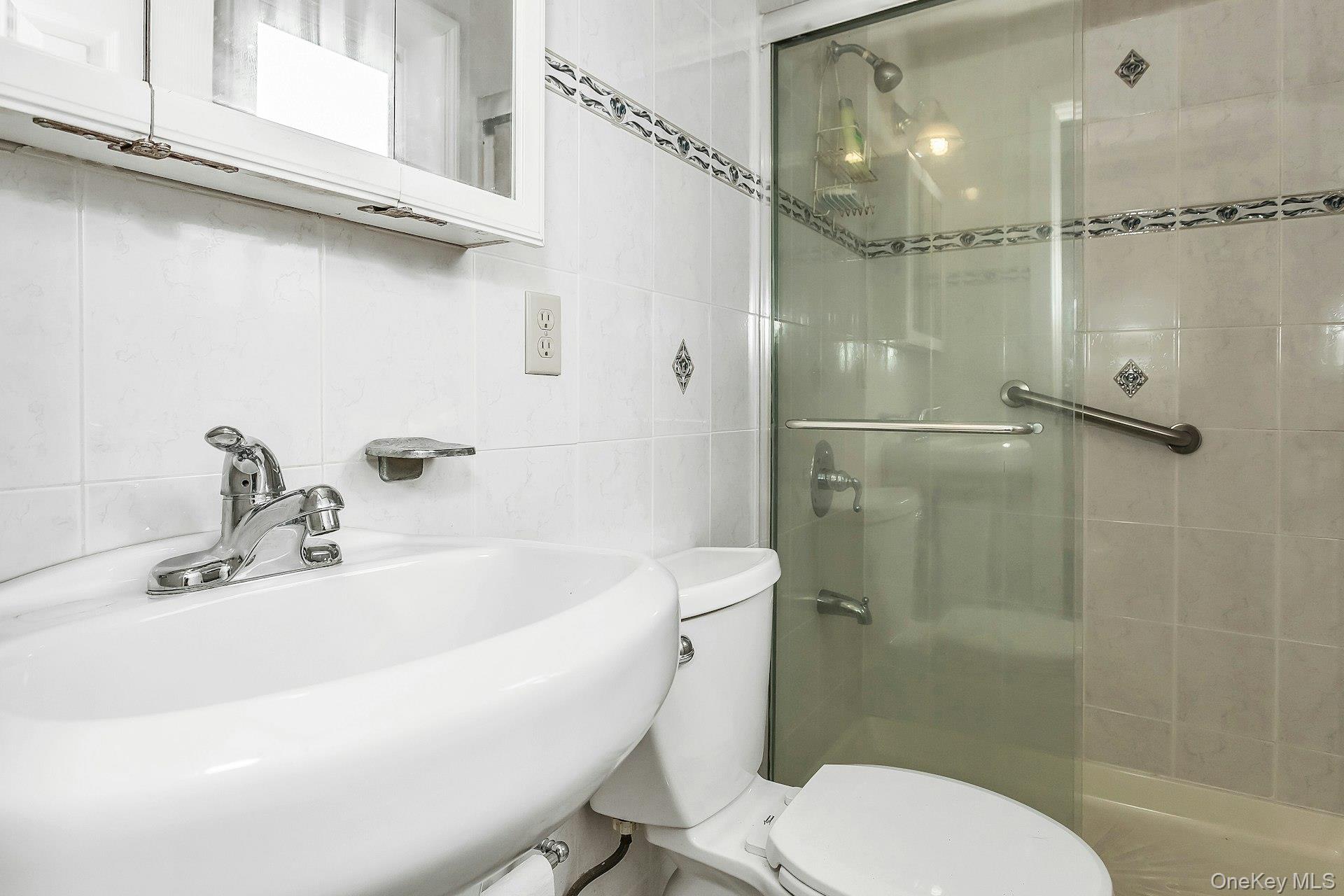 #10 photo, 148-28 87th Avenue, Briarwood , NY 11435