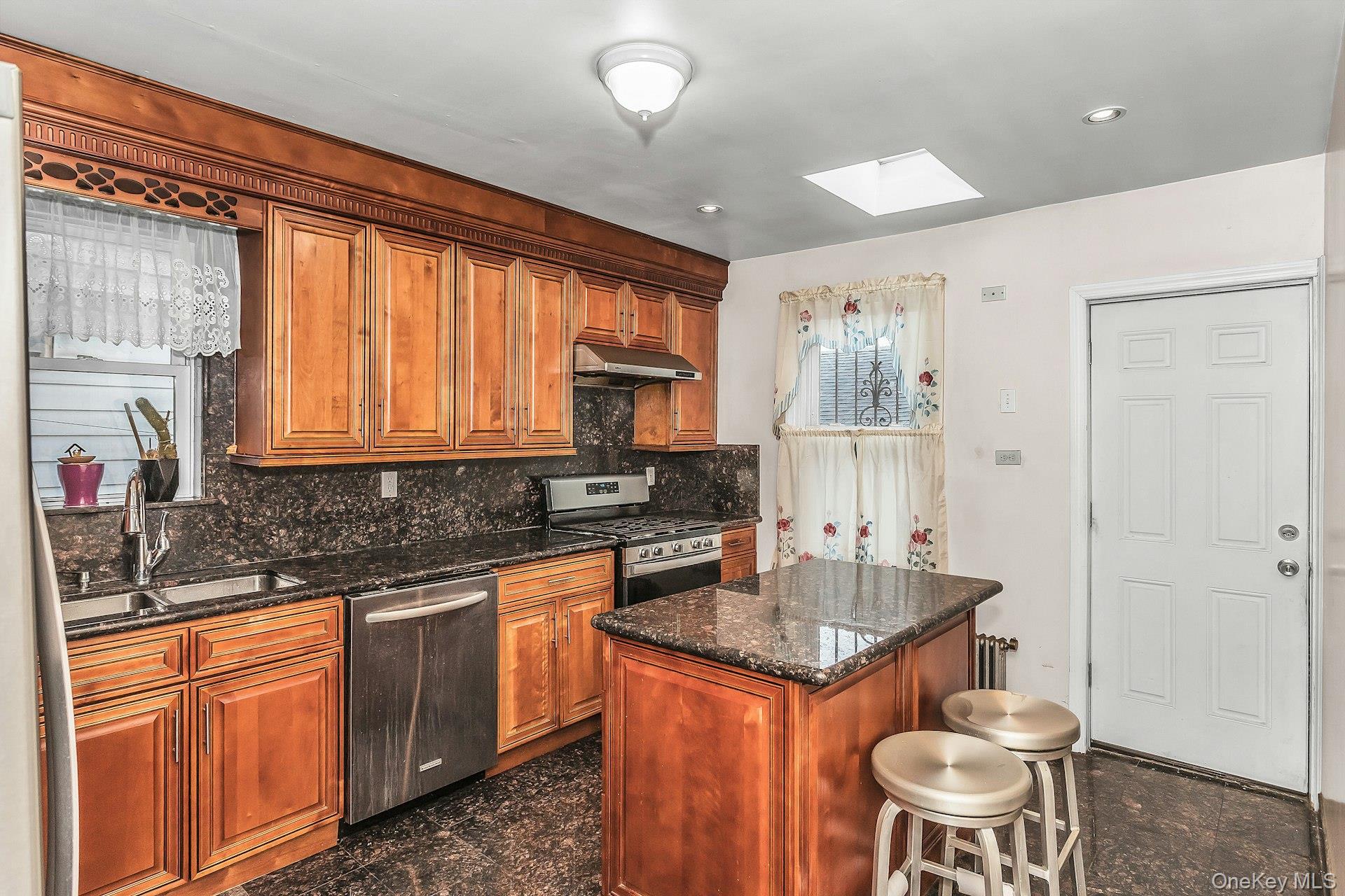 #7 photo, 148-28 87th Avenue, Briarwood , NY 11435