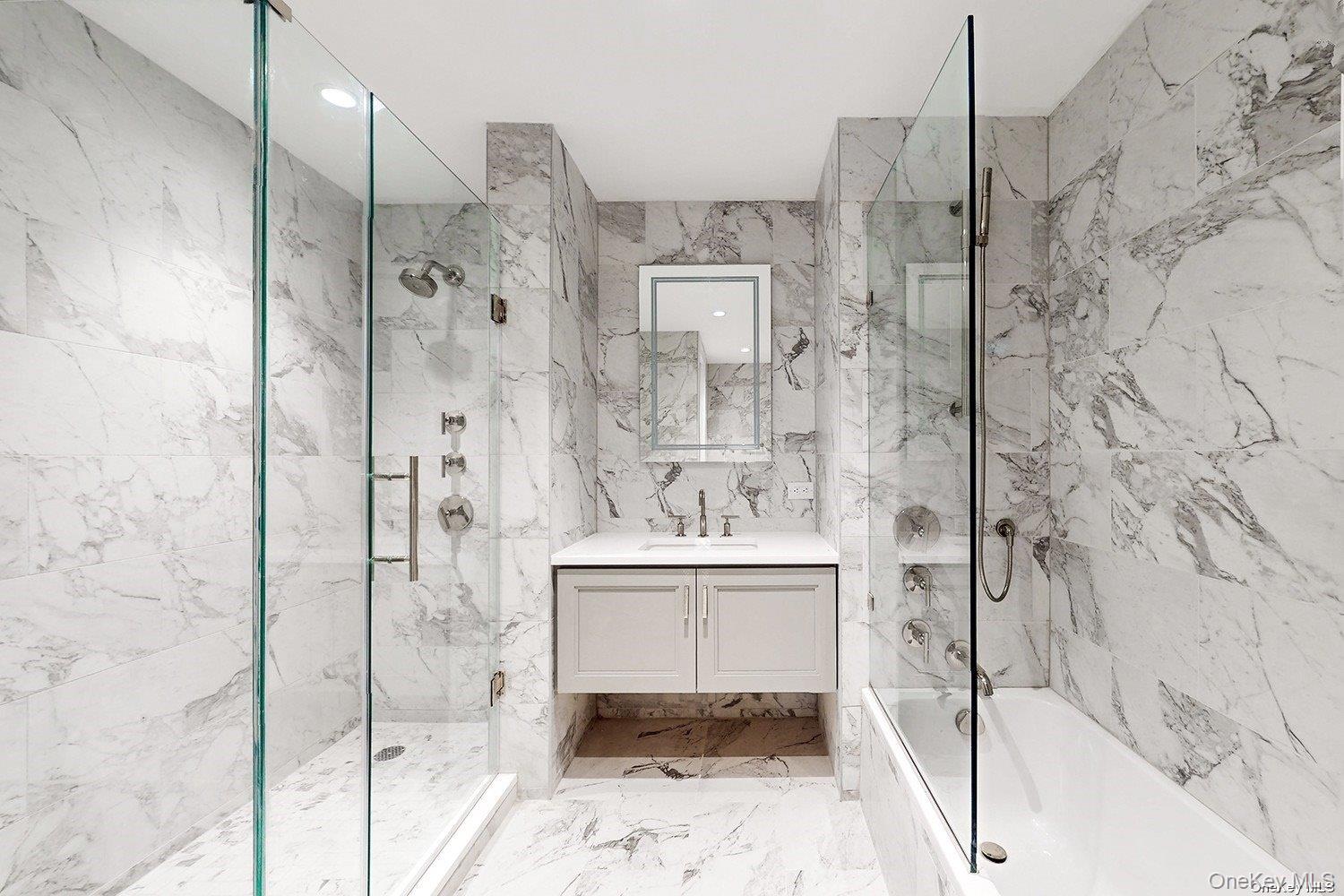 #15 photo, 641 5th Avenue, New York (Manhattan) , NY 10022