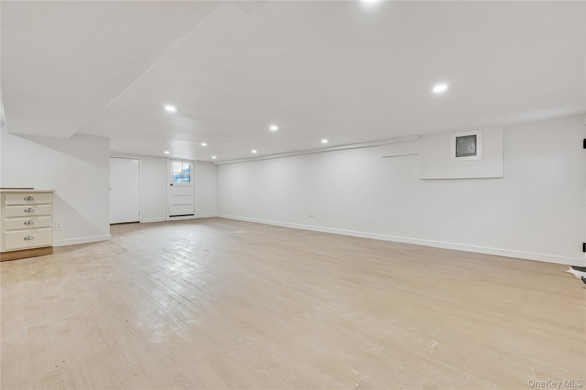 #15 photo, 962 east 221 Street, Bronx , NY 10469