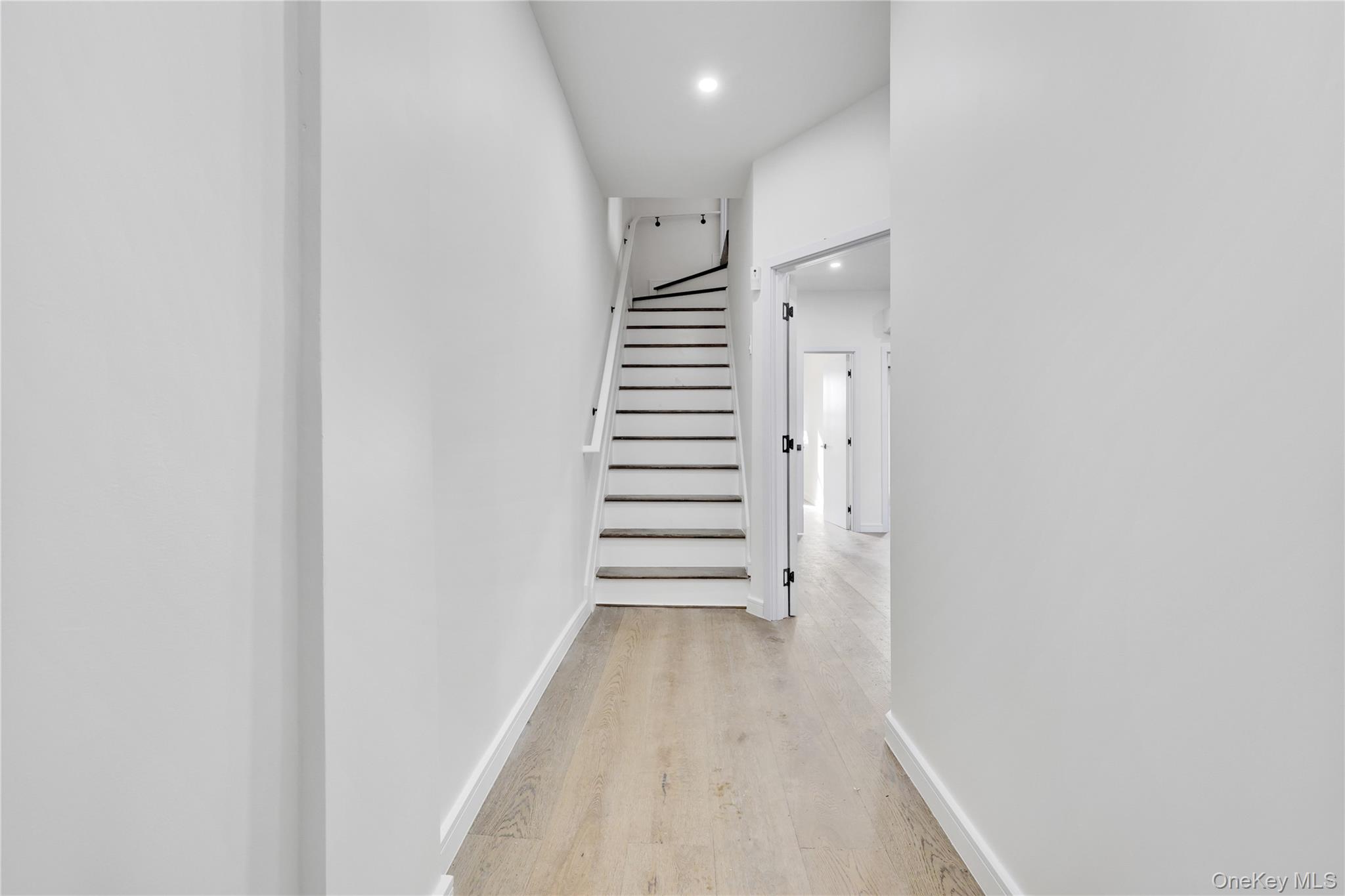 #2 photo, 962 east 221 Street, Bronx , NY 10469