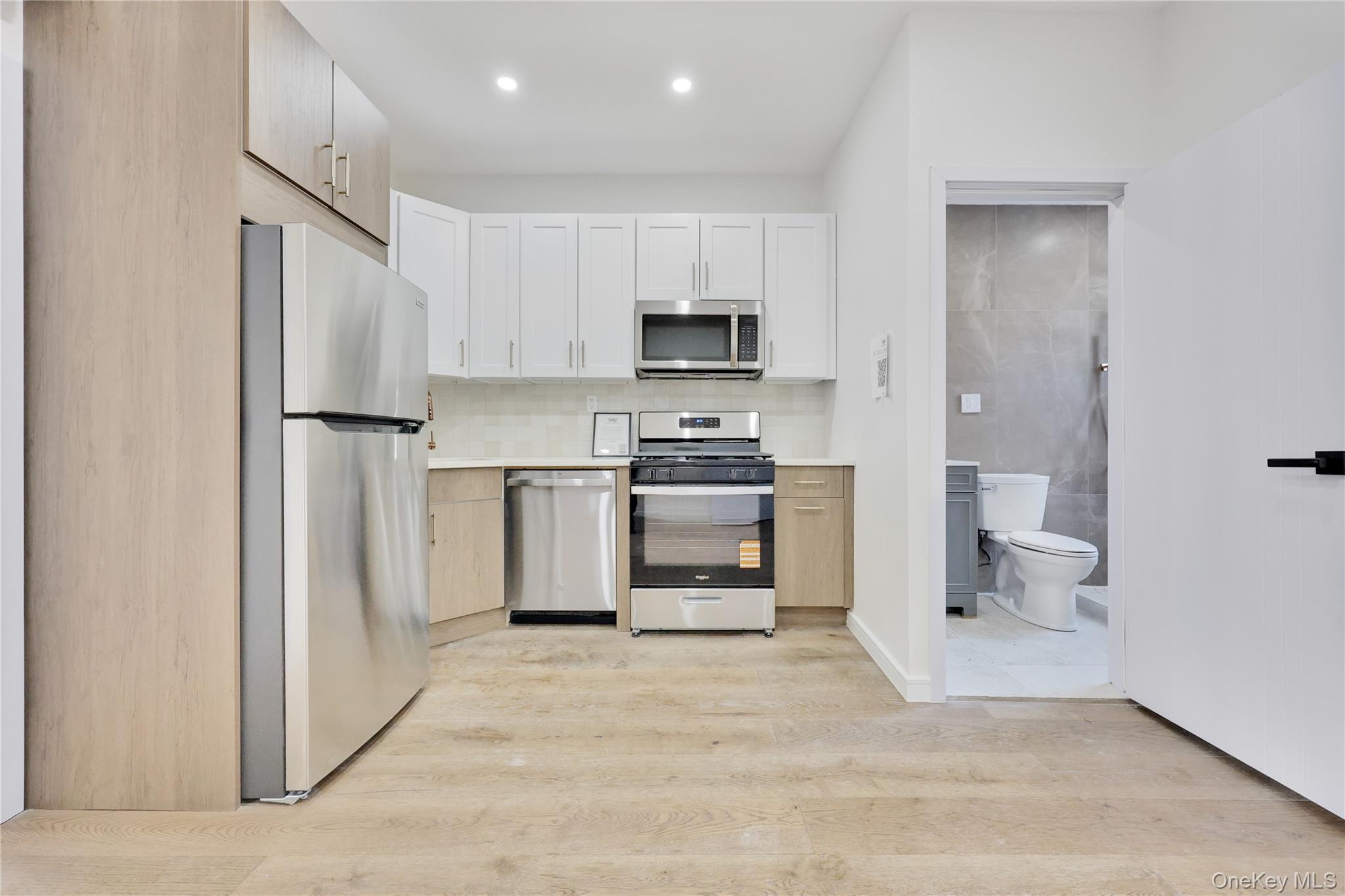 #4 photo, 962 east 221 Street, Bronx , NY 10469