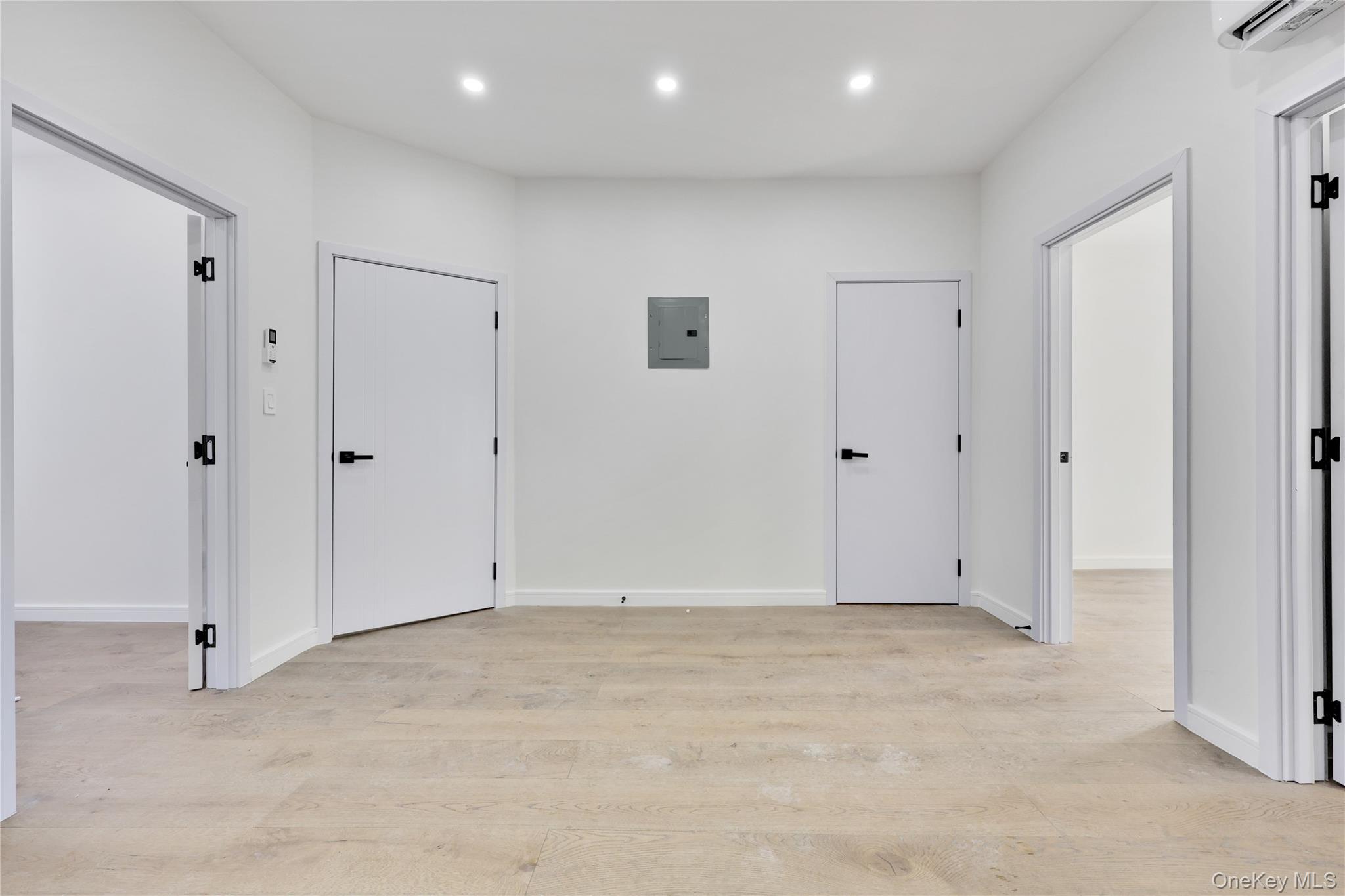 #5 photo, 962 east 221 Street, Bronx , NY 10469