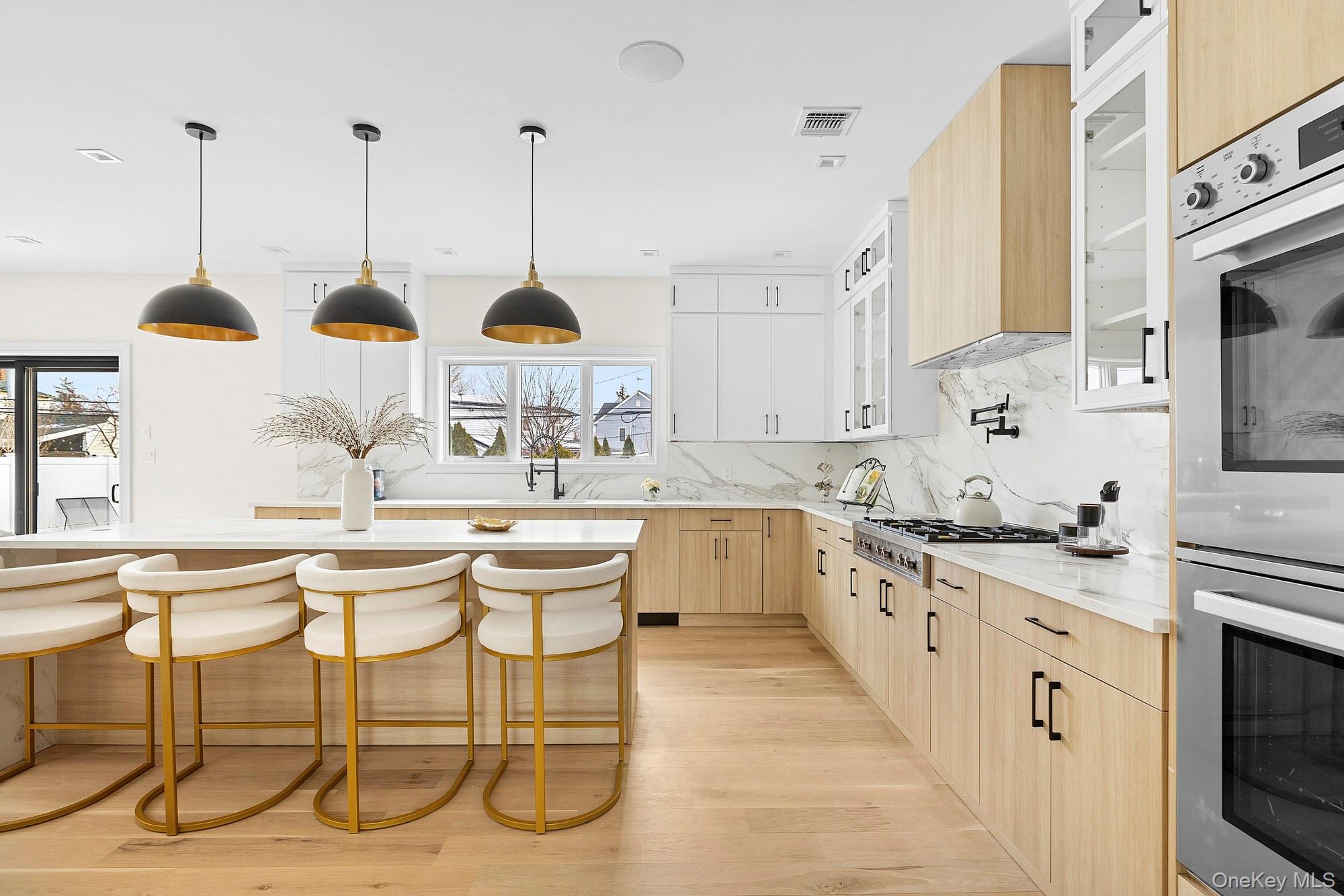 #10 photo, 39 Forest Lane, Westbury , NY 11590