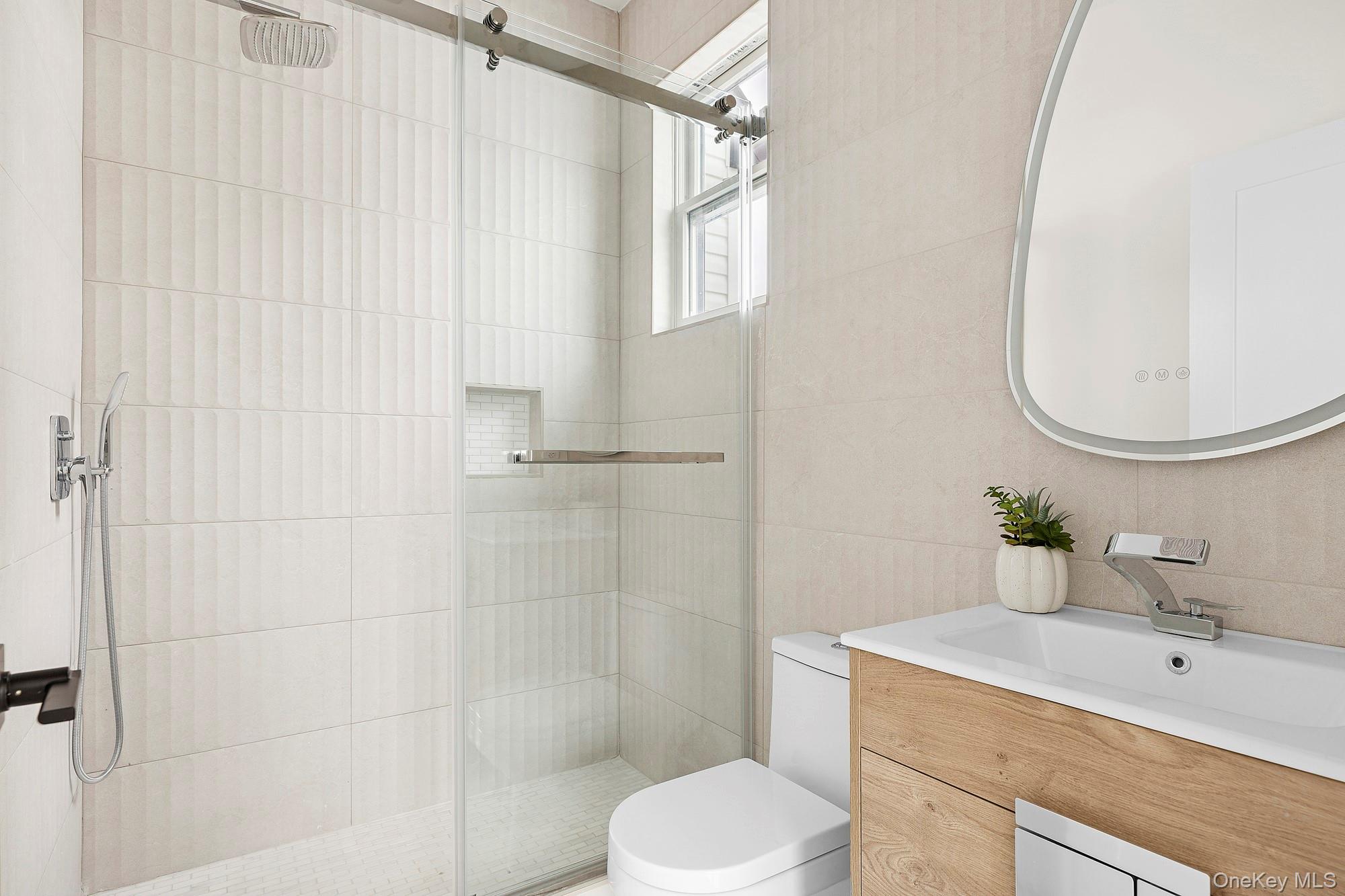 #18 photo, 39 Forest Lane, Westbury , NY 11590