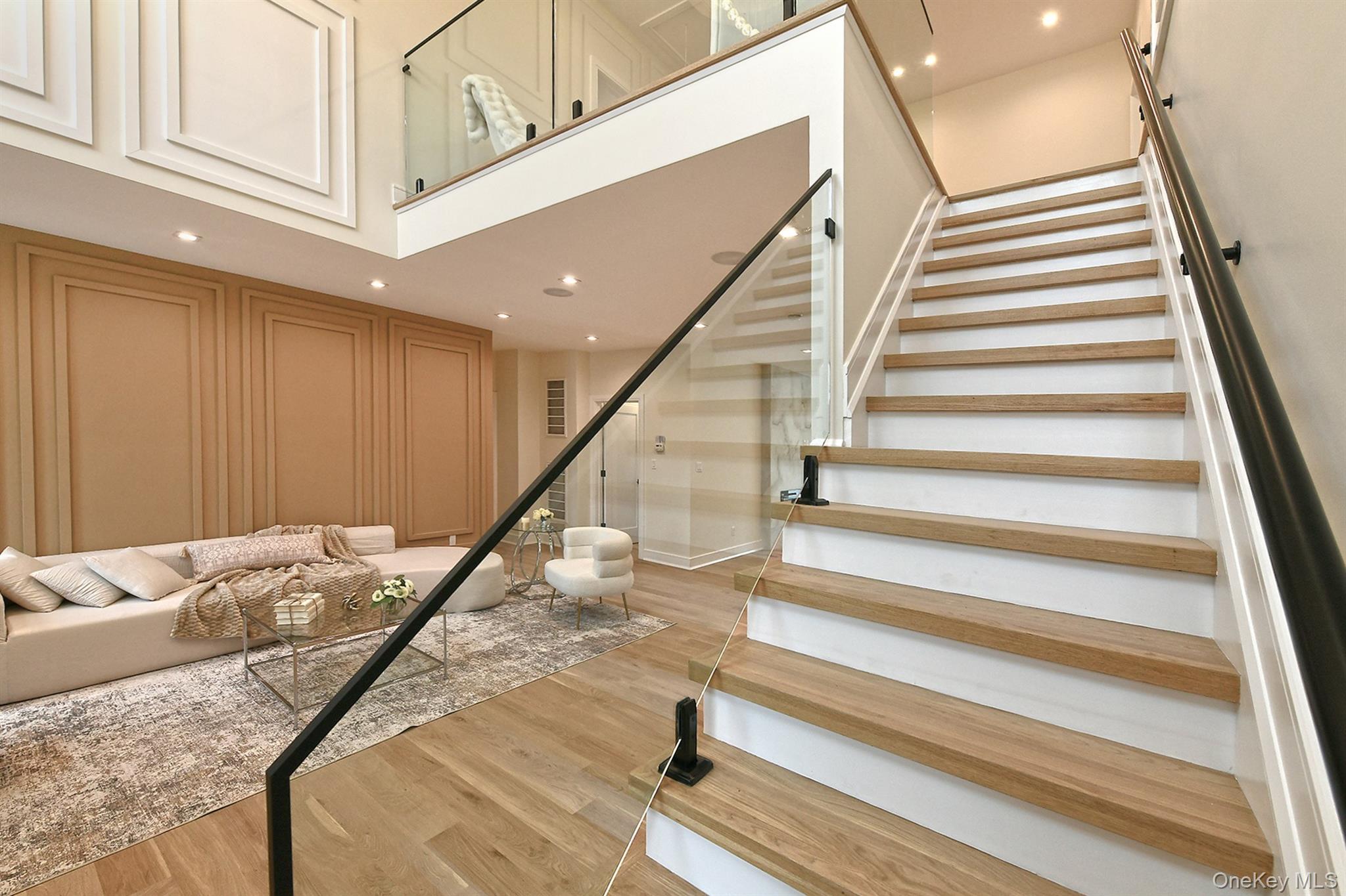 #19 photo, 39 Forest Lane, Westbury , NY 11590