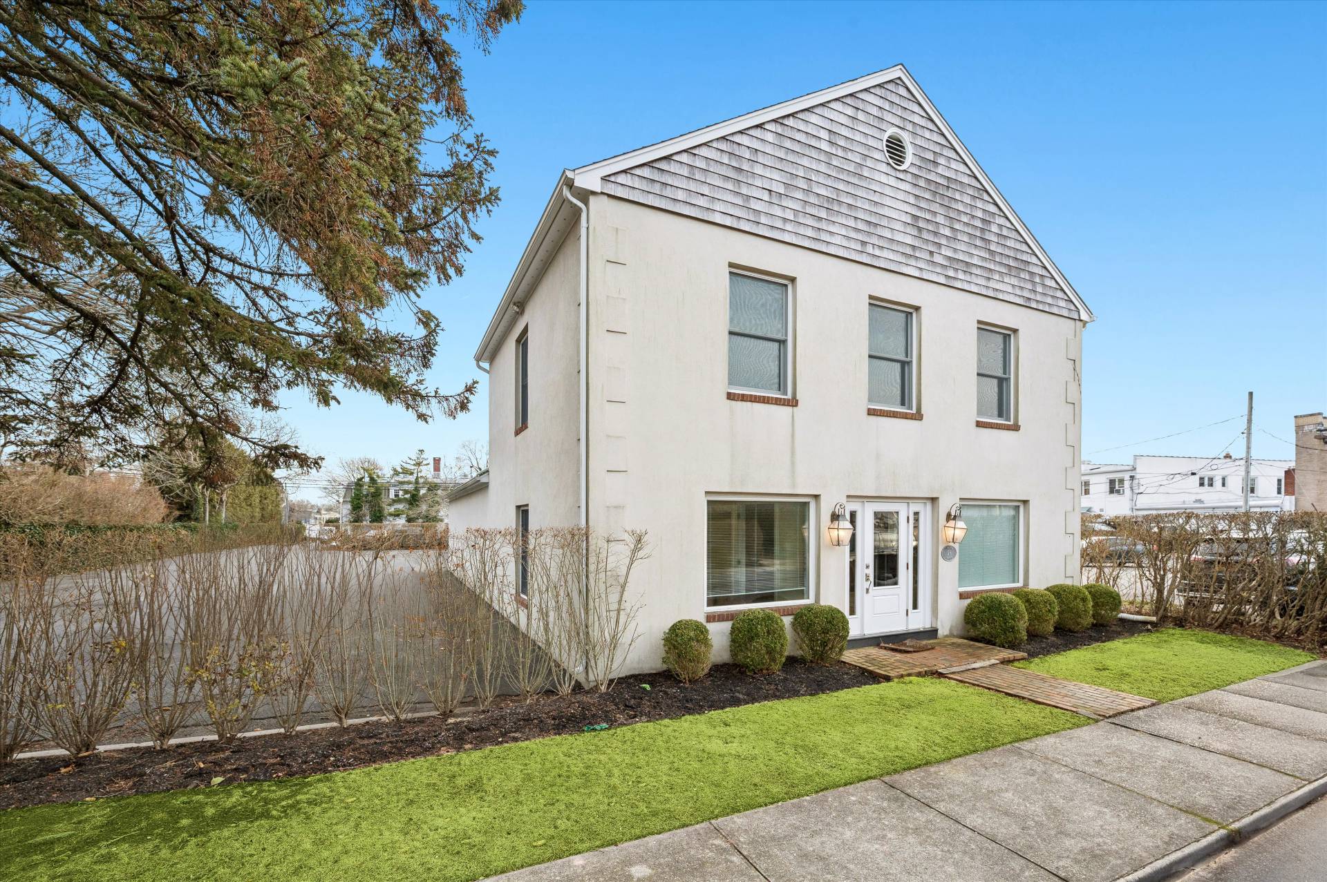 #2 photo, 28  Cameron Street, Southampton , NY 11968