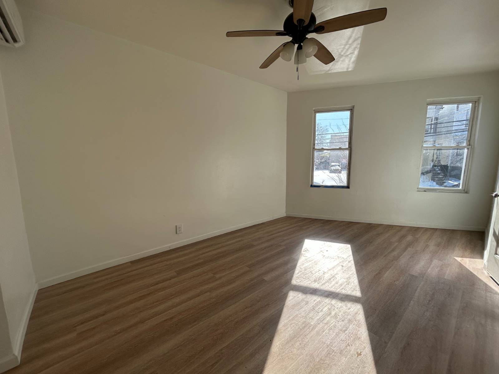 #6 photo, 681 Rhinelander Ave, #1, Van Nest , NY 10462