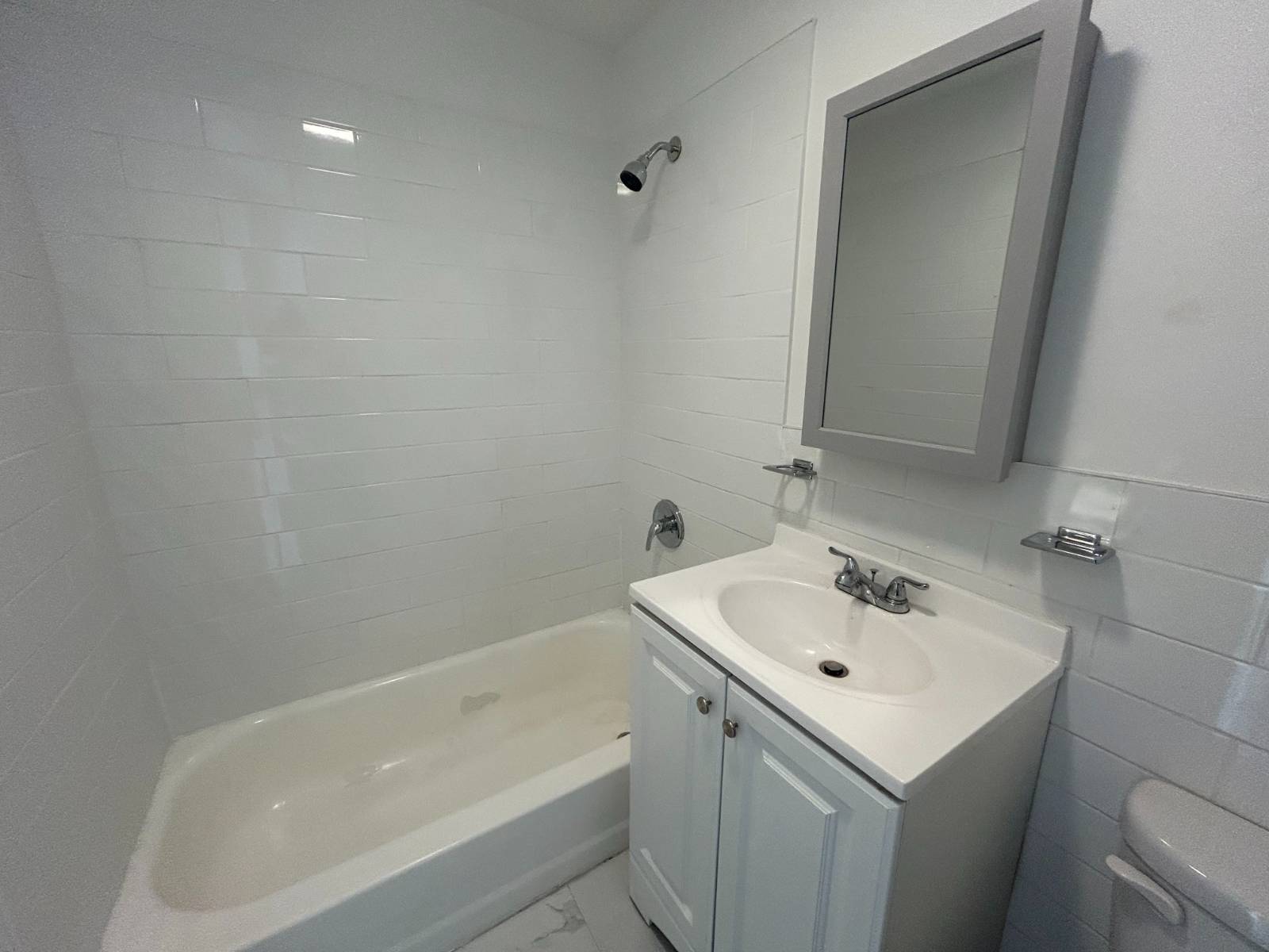 #7 photo, 681 Rhinelander Ave, #1, Van Nest , NY 10462