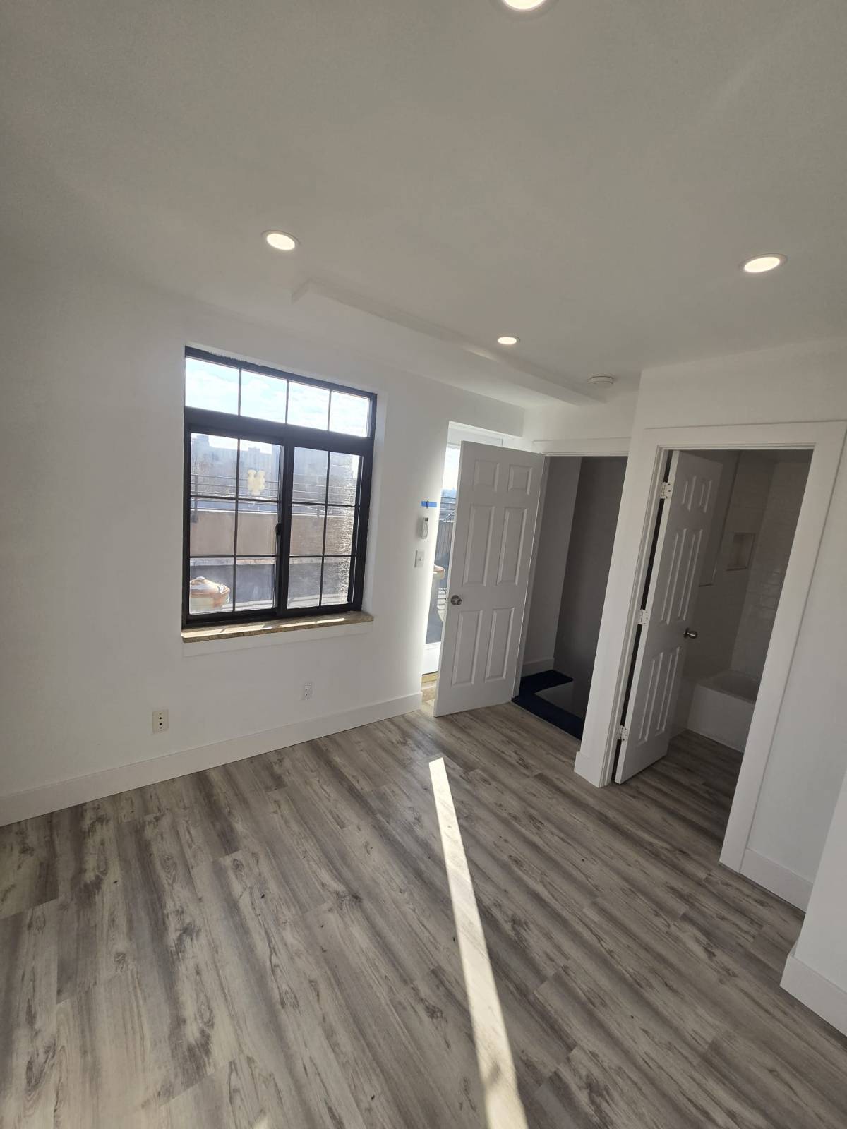 #11 photo, 4120 71 ST, Woodside , NY 11377