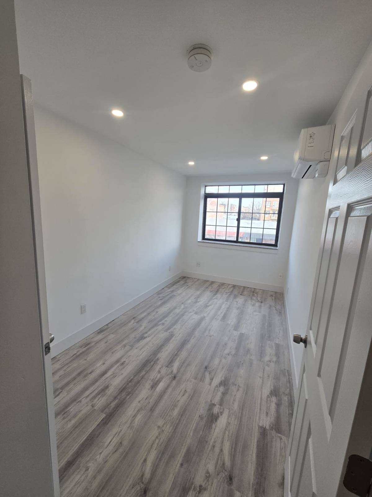 #7 photo, 4120 71 ST, Woodside , NY 11377