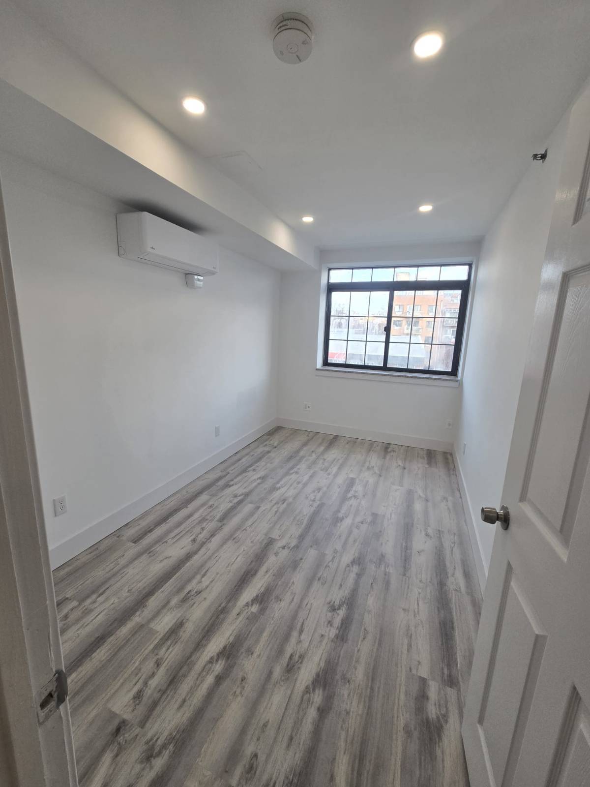 #9 photo, 4120 71 ST, Woodside , NY 11377