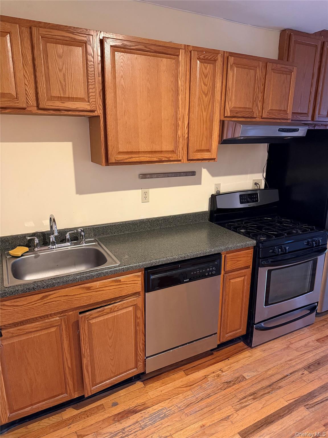 #2 photo, 421 E 119th Street, New York (Manhattan) , NY 10035