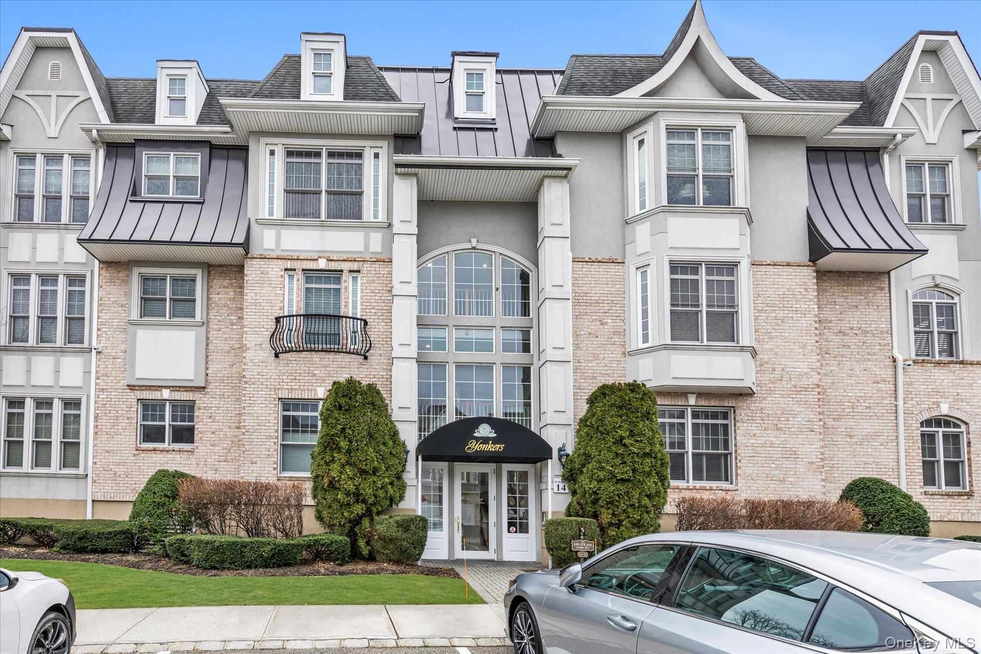 #1 photo, 568 Pacing Way, Westbury , NY 11590