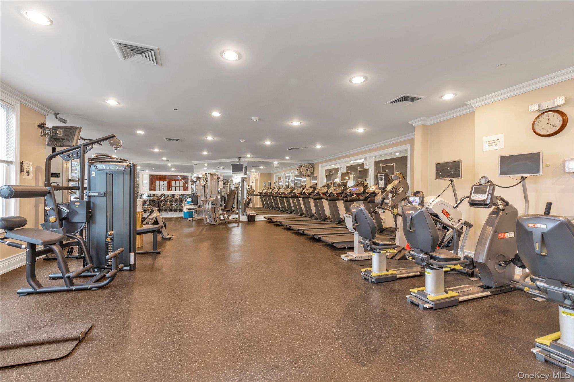 #15 photo, 568 Pacing Way, Westbury , NY 11590