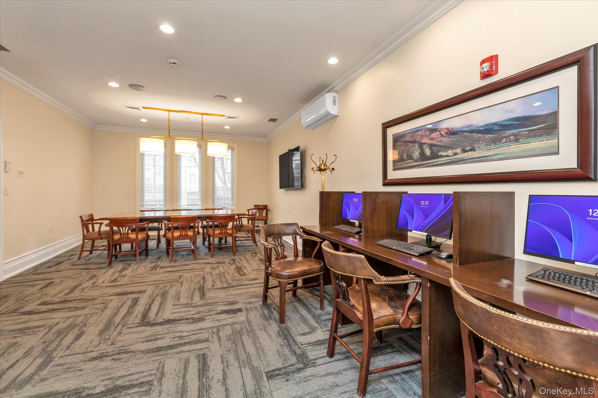 #18 photo, 568 Pacing Way, Westbury , NY 11590