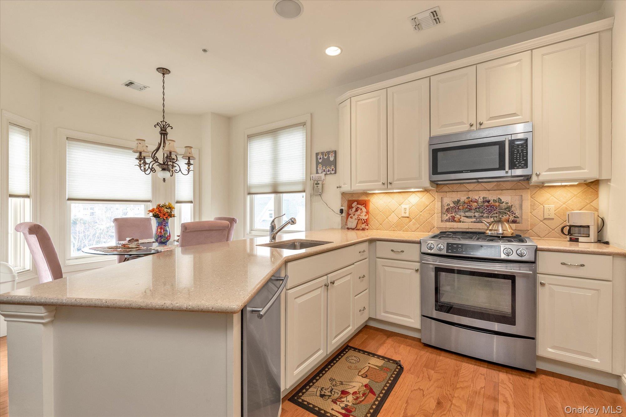 #2 photo, 568 Pacing Way, Westbury , NY 11590