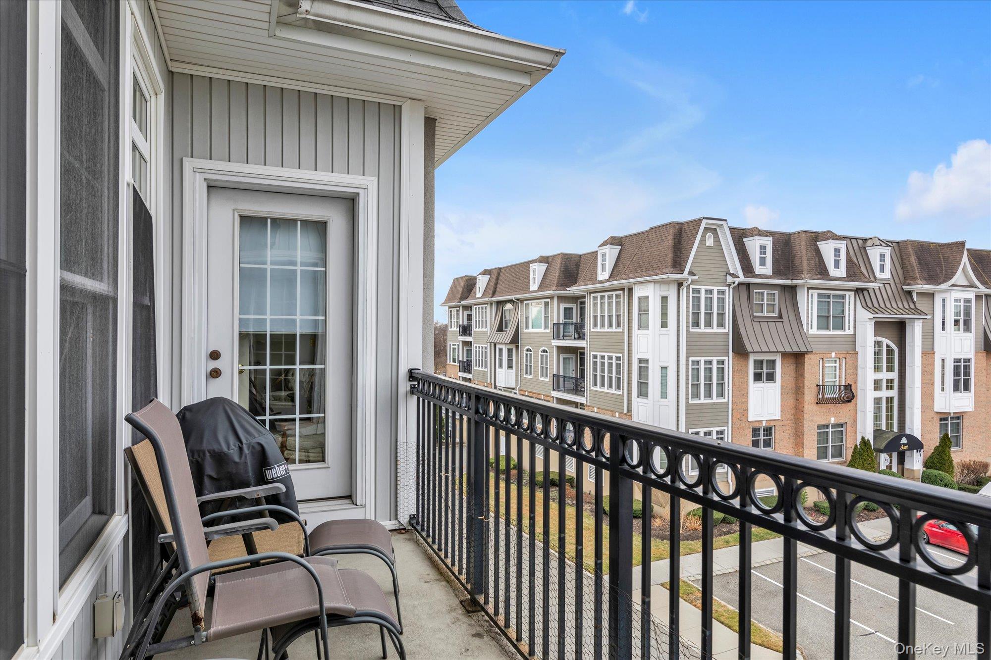 #5 photo, 568 Pacing Way, Westbury , NY 11590