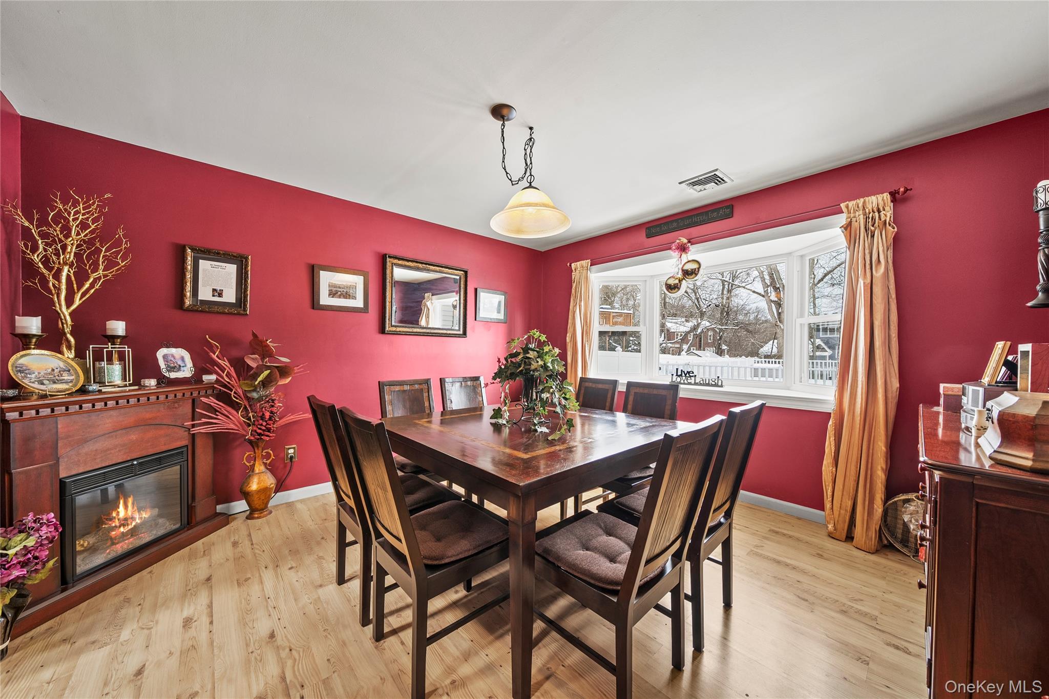 #11 photo, 3 Crystal Brook Court, מחוז סאפוק Islip , NY 11751