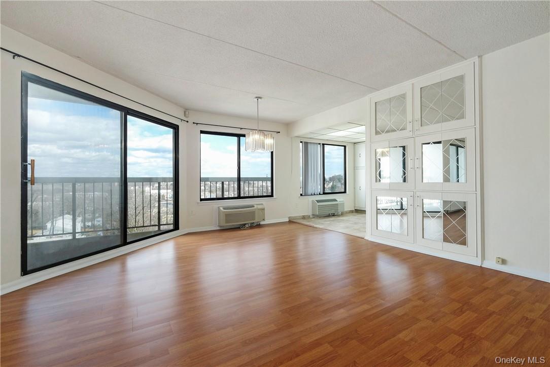 #6 photo, 400 High Point, Hartsdale , NY 10530