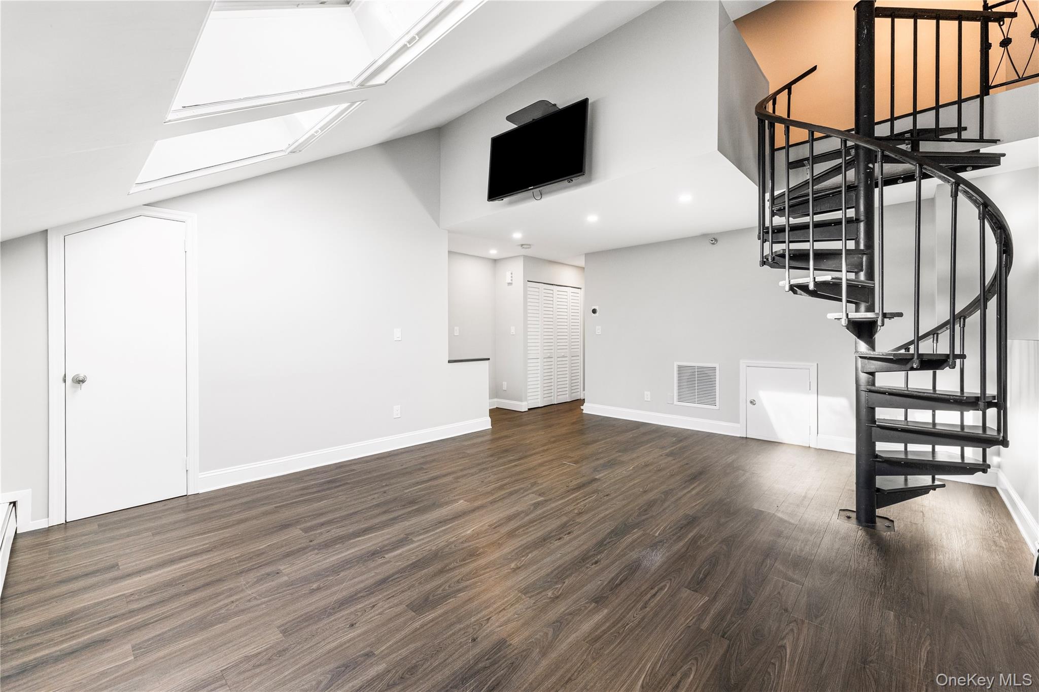 #13 photo, 520 Ashford Avenue, Ardsley , NY 10502