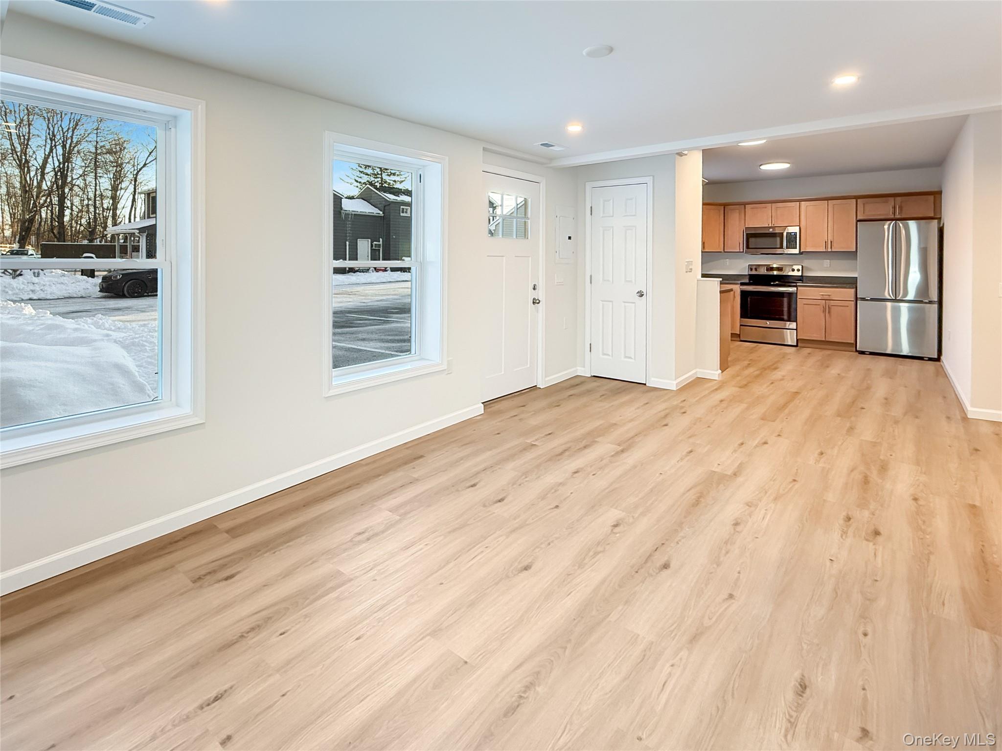 #5 photo, 4332 Albany Post Road, Hyde Park , NY 12538