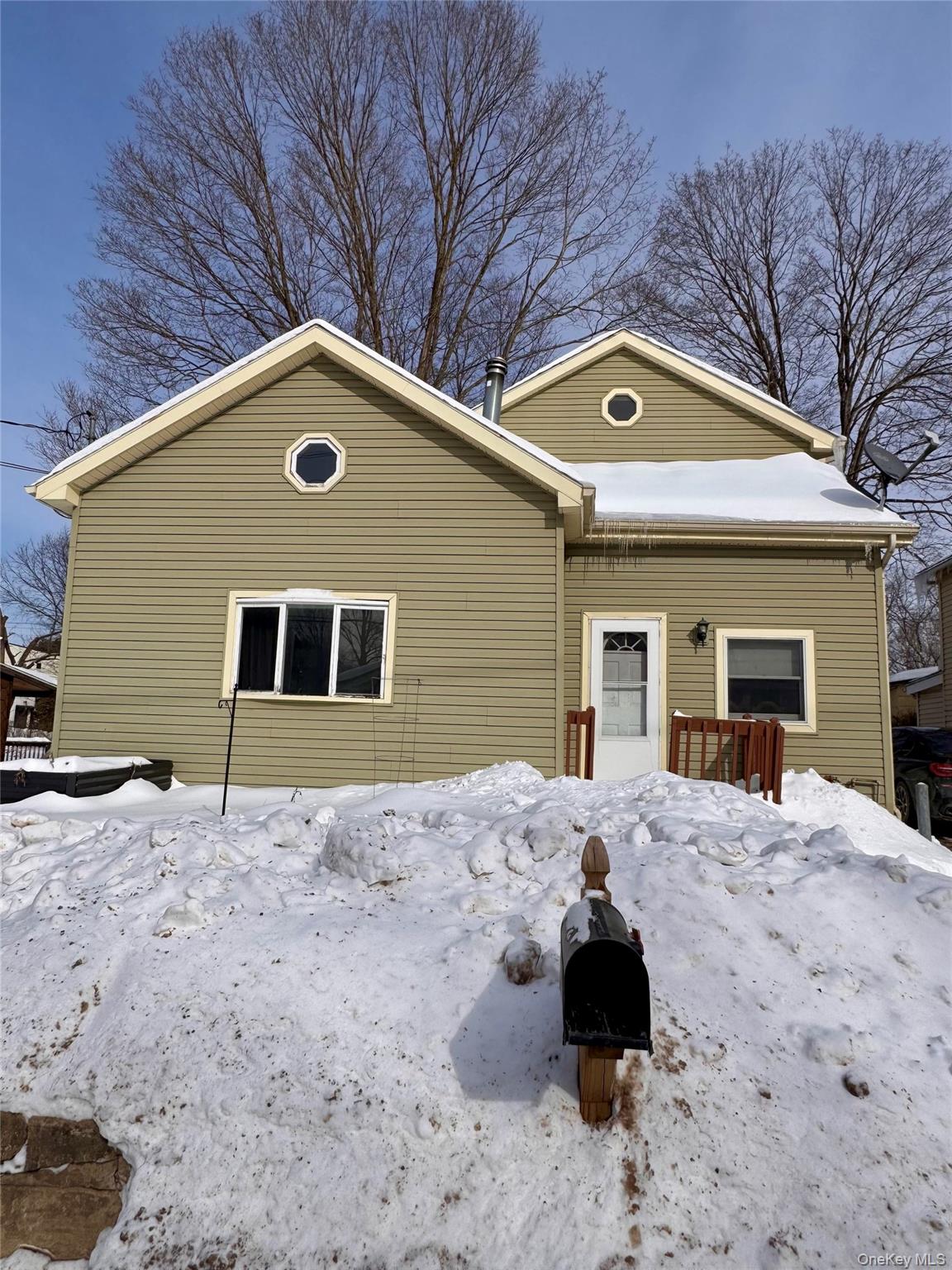 #1 photo, 26 Peenpack Trail, Huguenot , NY 12746