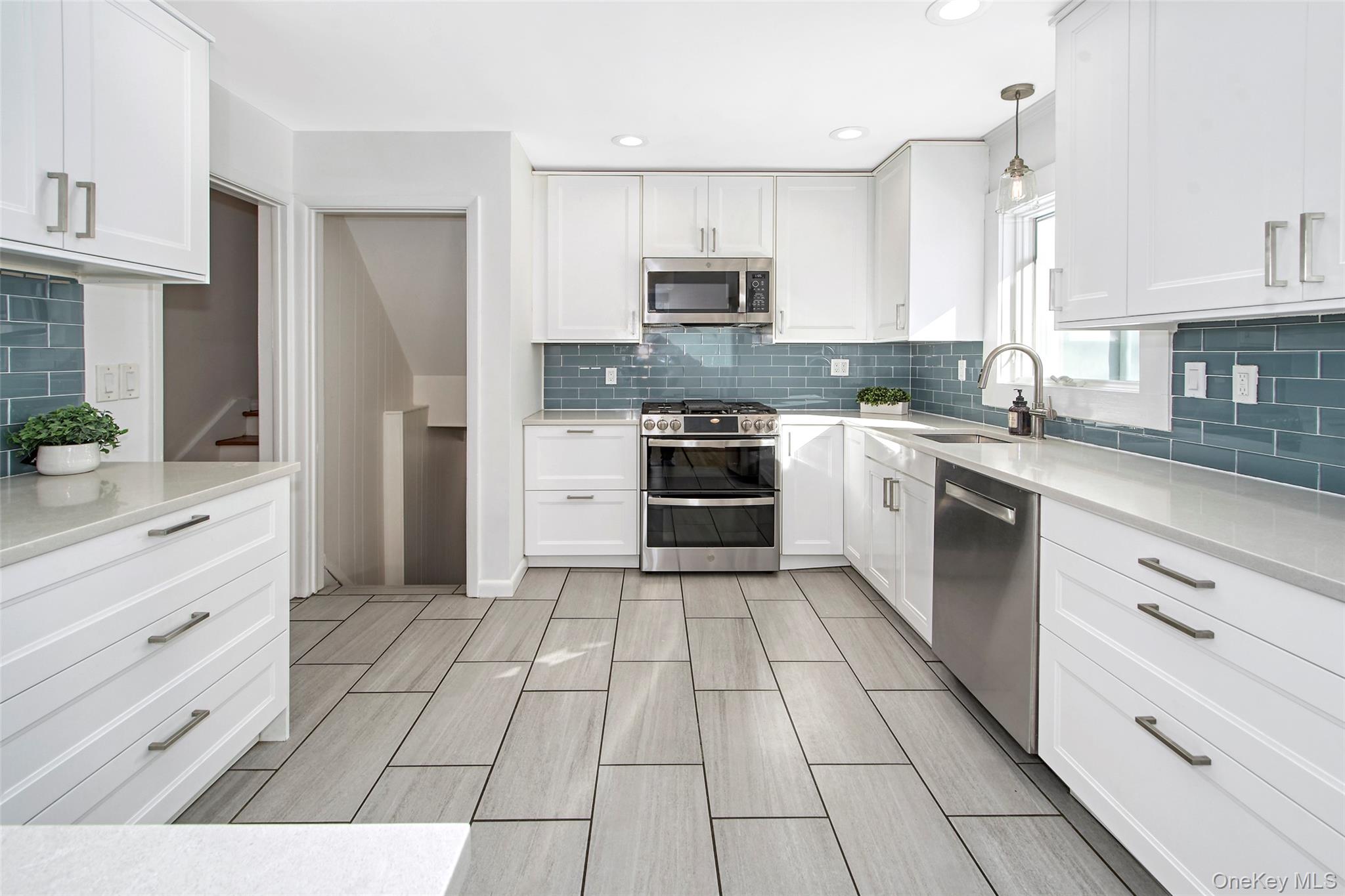 #16 photo, 520 Bleeker Avenue, Mamaroneck , NY 10543