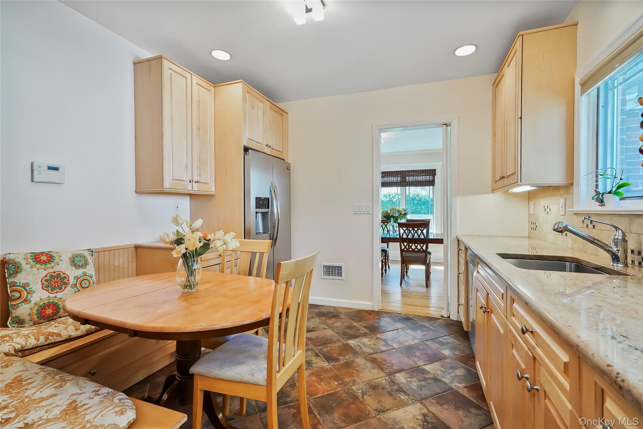 #11 photo, 425 Washington Avenue, Pelham , NY 10803