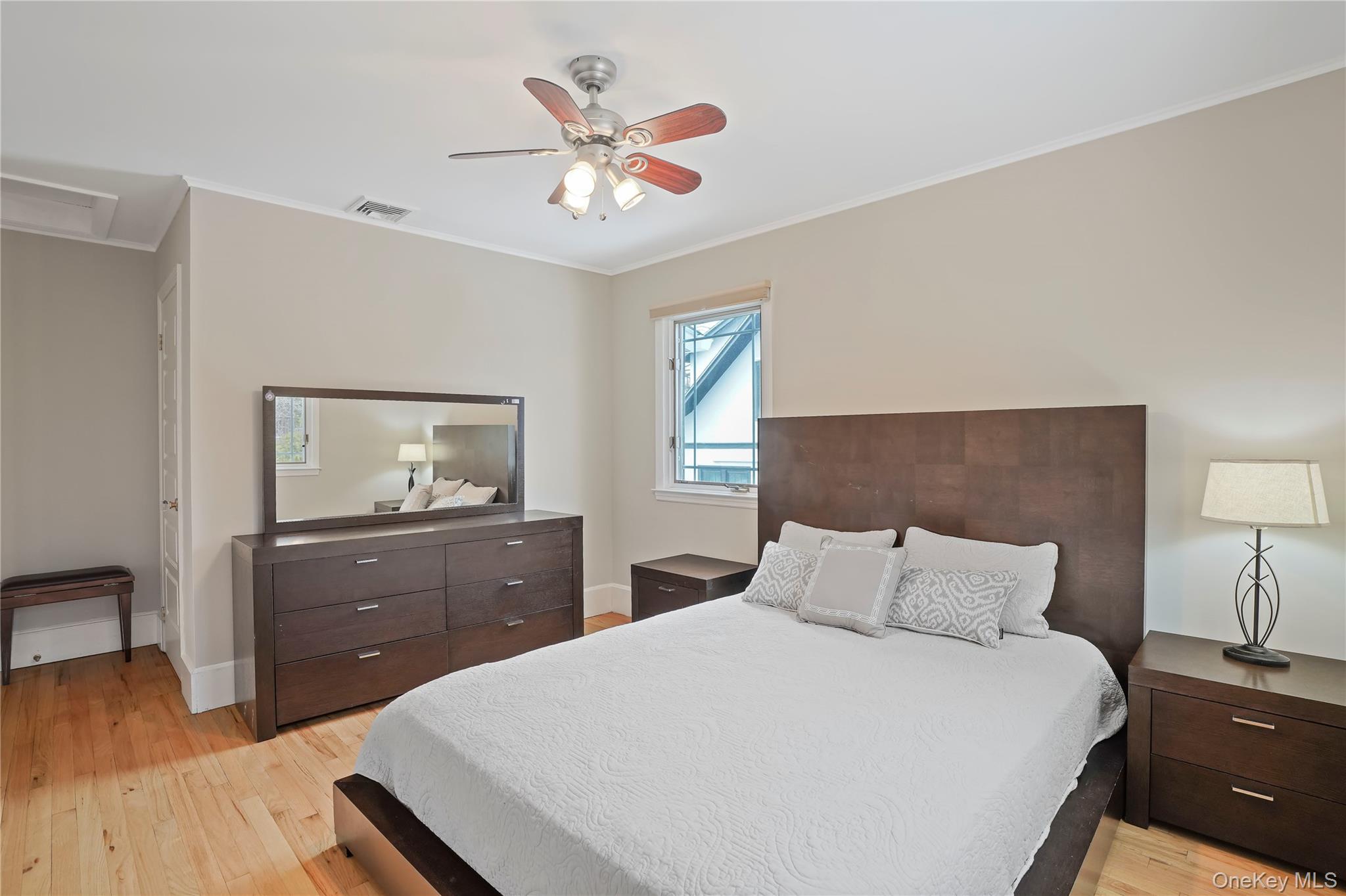 #16 photo, 425 Washington Avenue, Pelham , NY 10803