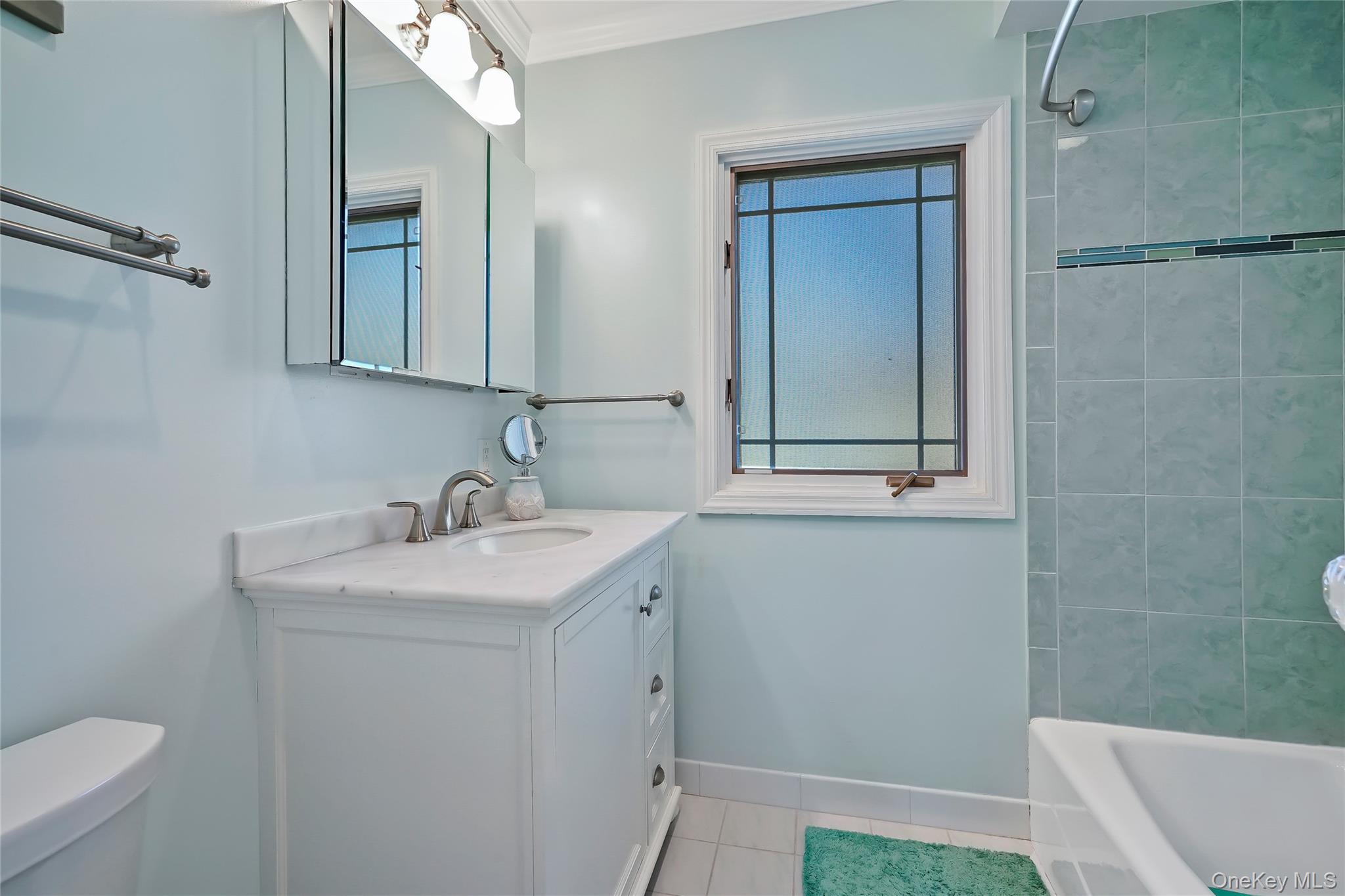 #19 photo, 425 Washington Avenue, Pelham , NY 10803