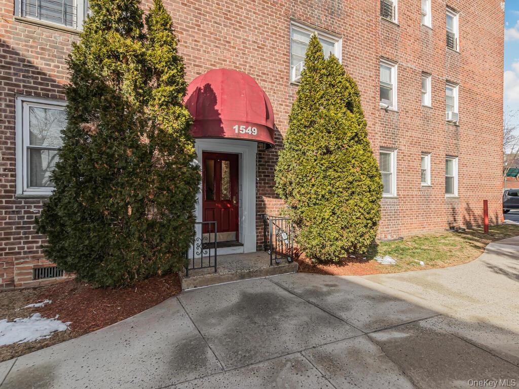 #11 photo, 1549 Central Park Avenue, Yonkers , NY 10710