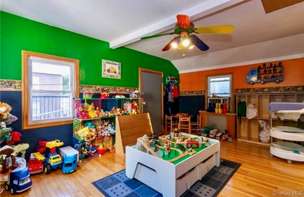 #5 photo, 133 W 195th Street, Bronx , NY 10468