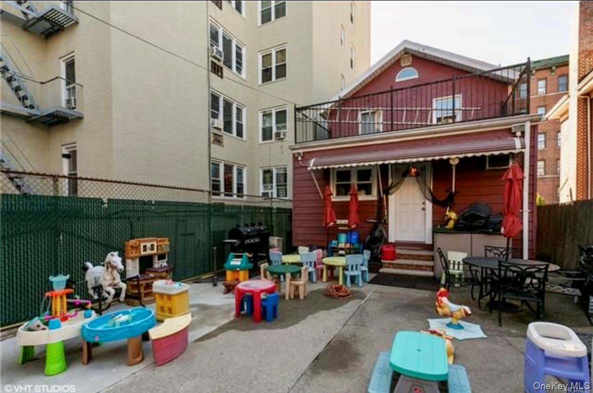 #9 photo, 133 W 195th Street, Bronx , NY 10468