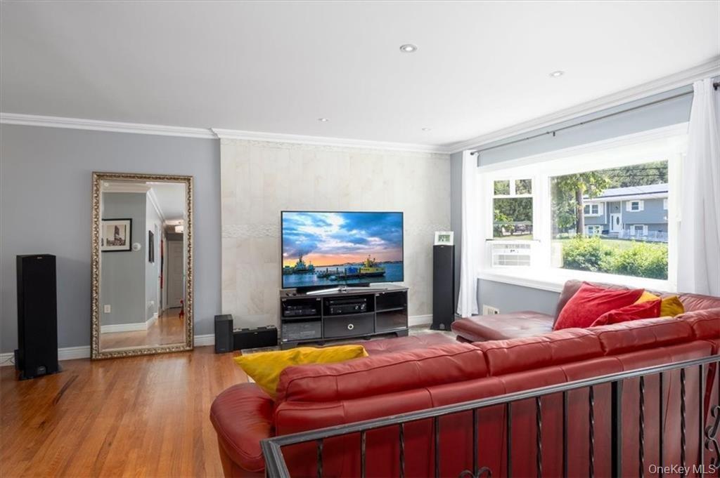 #7 photo, 1 N Amundsen Lane, Airmont , NY 10901