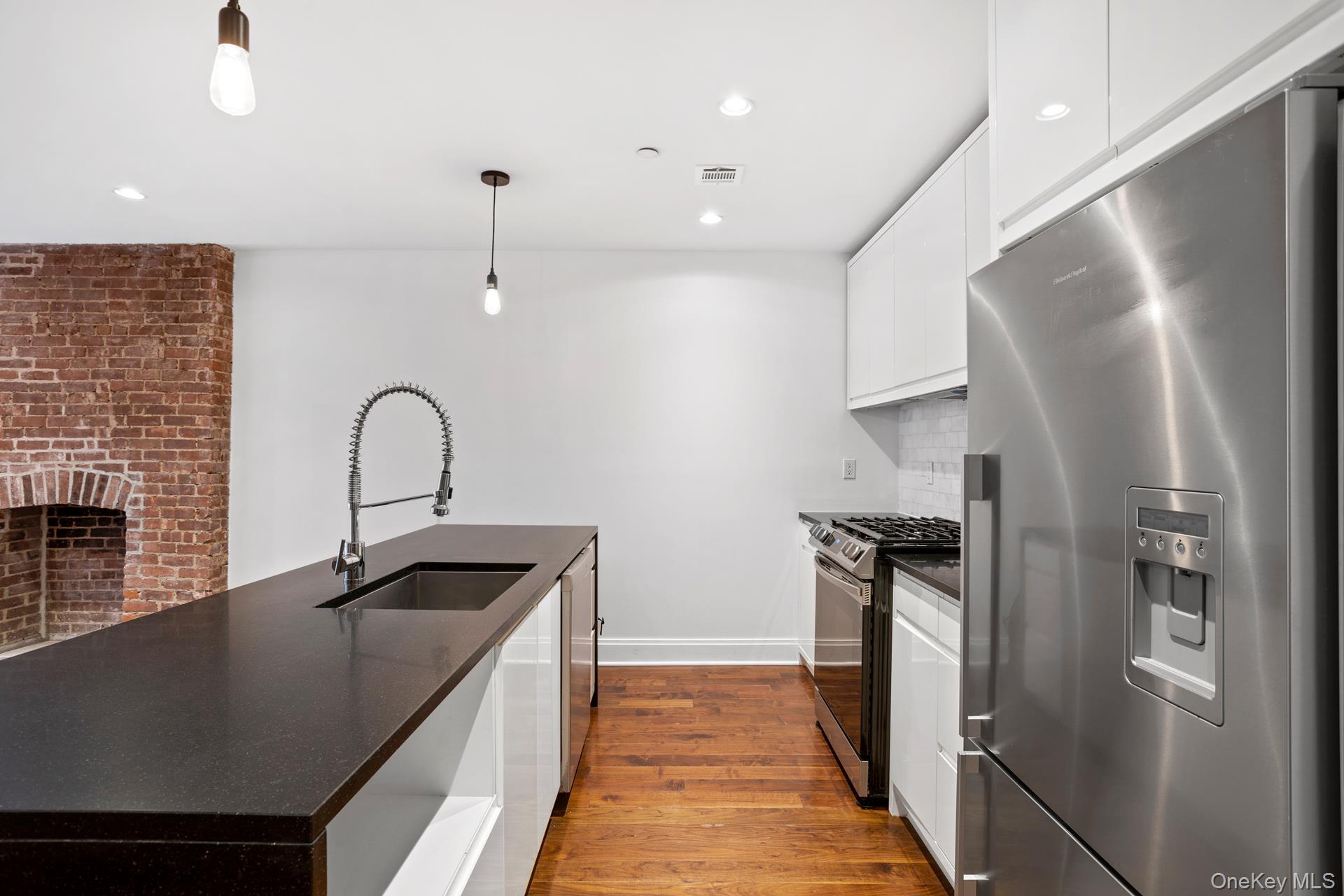 #3 photo, 5 W 120th Street, New York (Manhattan) , NY 10027