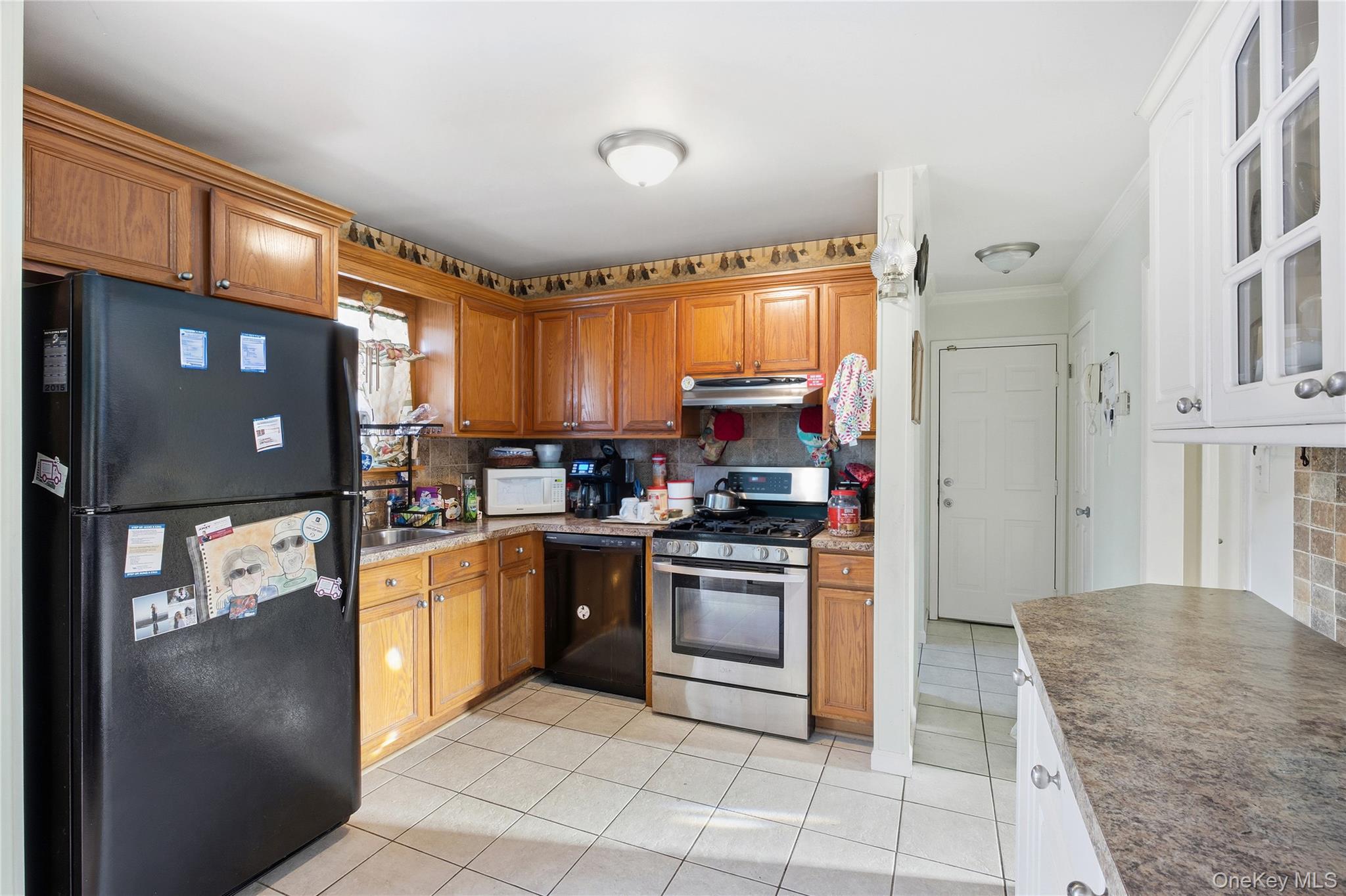 #4 photo, 1191 E 3rd Avenue, Bay Shore , NY 11706