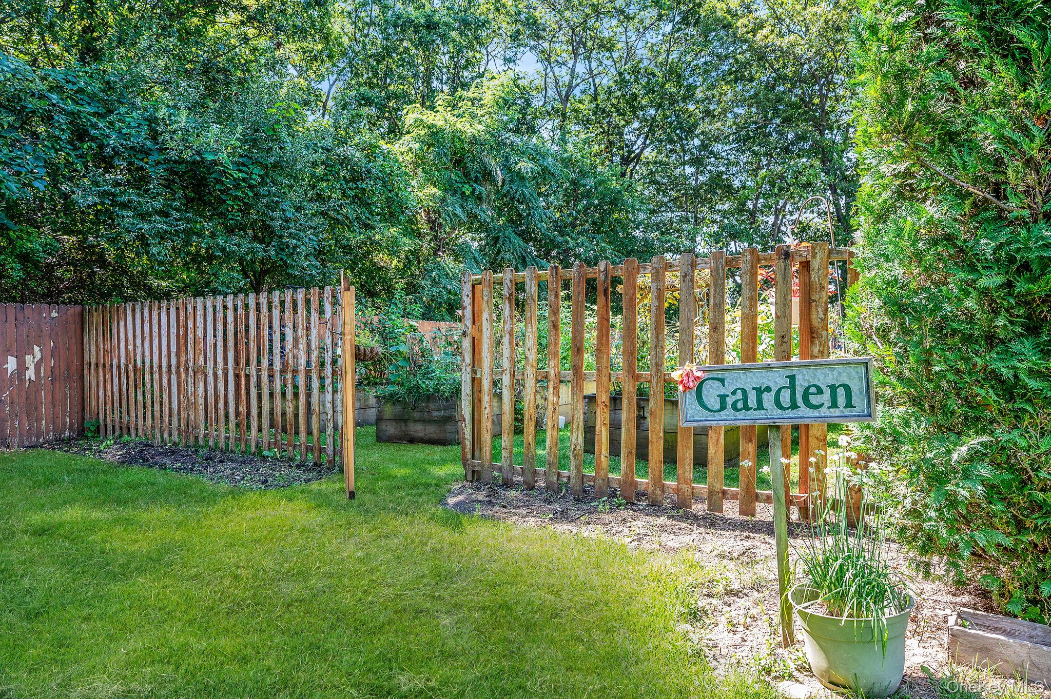 #19 photo, 460 old town Road, Port Jefferson Station , NY 11776