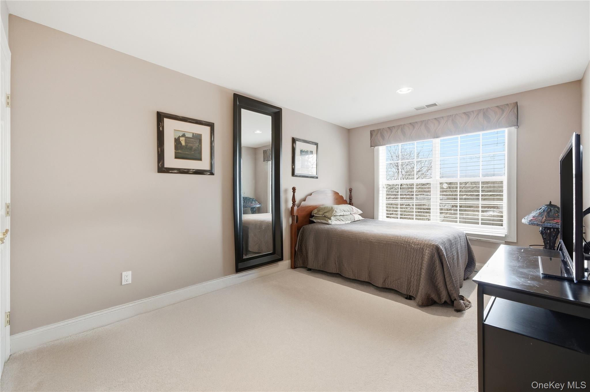 #20 photo, 307 Medea Way, Central Islip , NY 11722