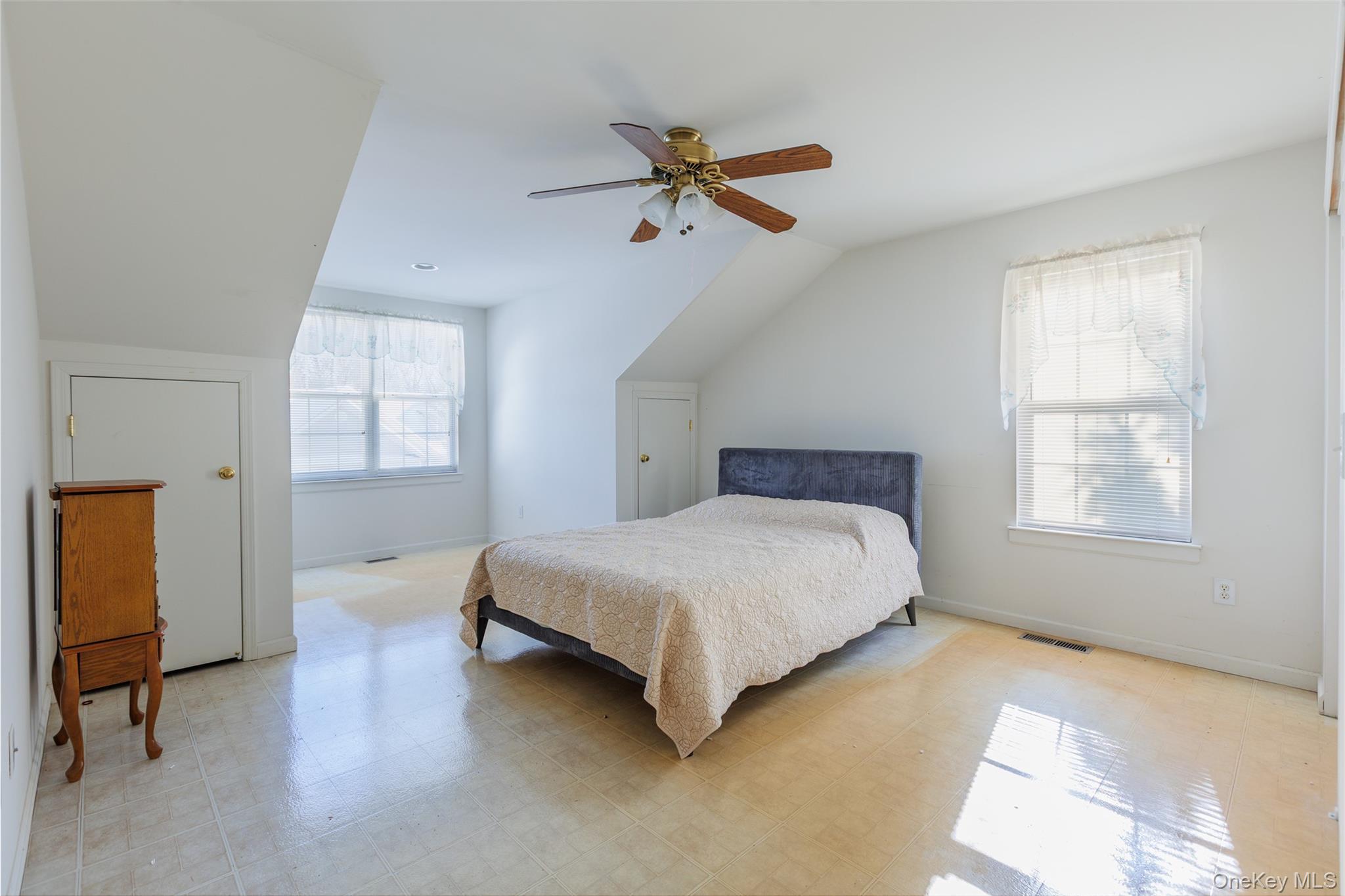 #19 photo, 38 Gettysburg Drive, Port Jefferson Station , NY 11776