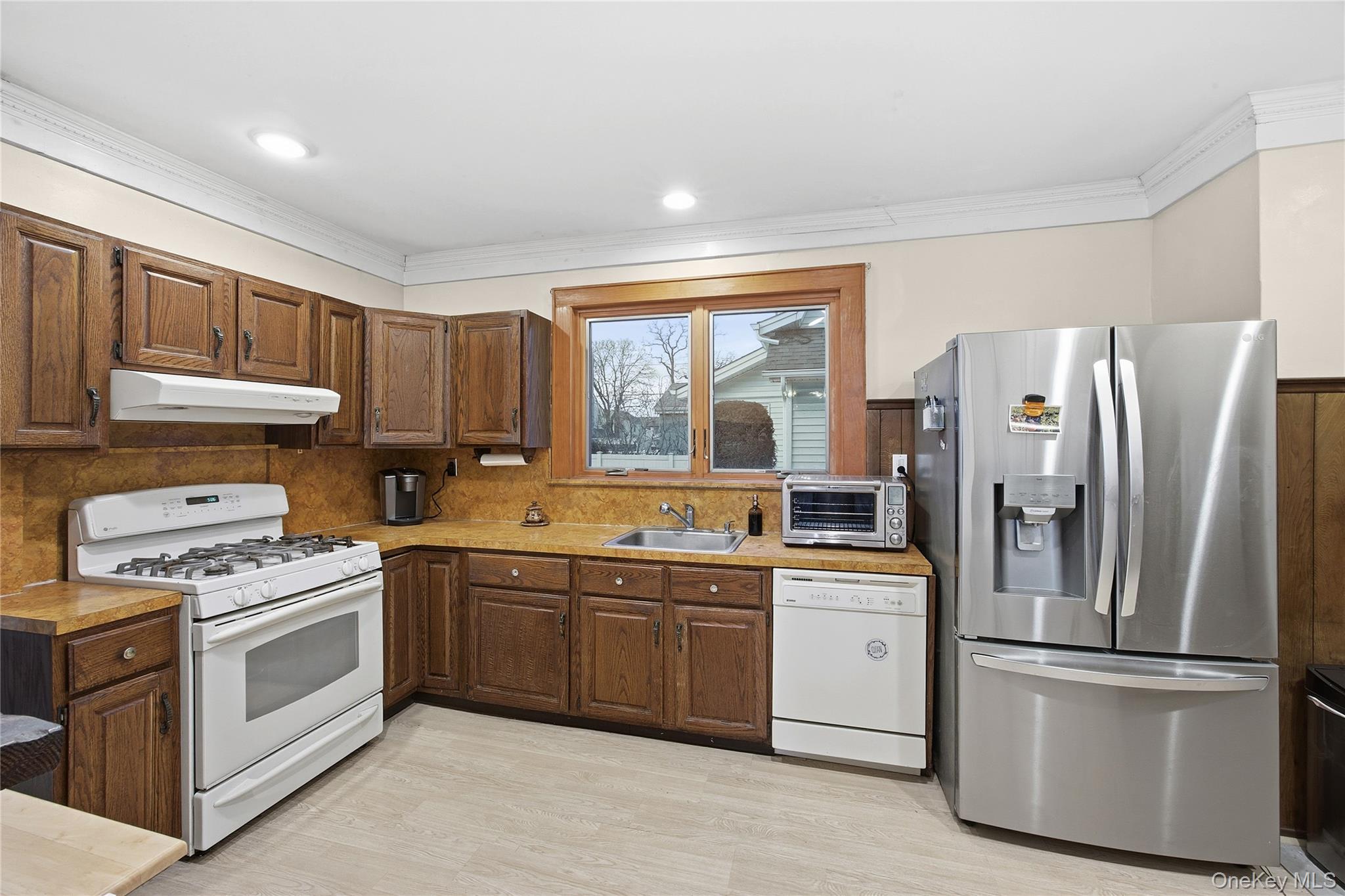 #4 photo, 152 Rockaway Parkway, Valley Stream , NY 11580