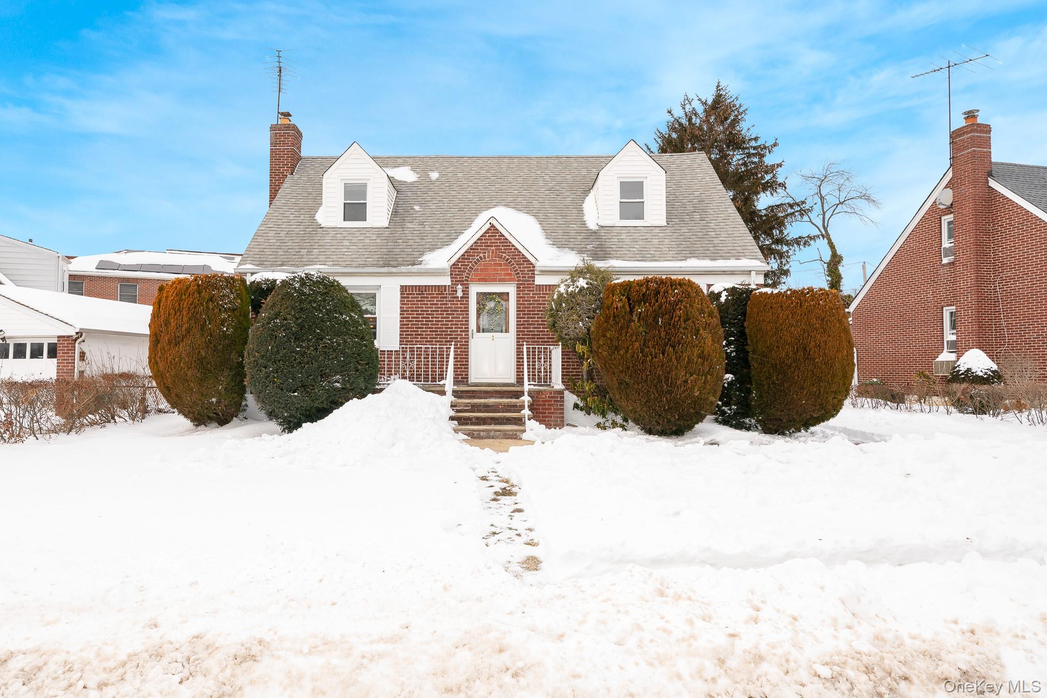 #1 photo, 2 Parkview Place, Elmont , NY 11003