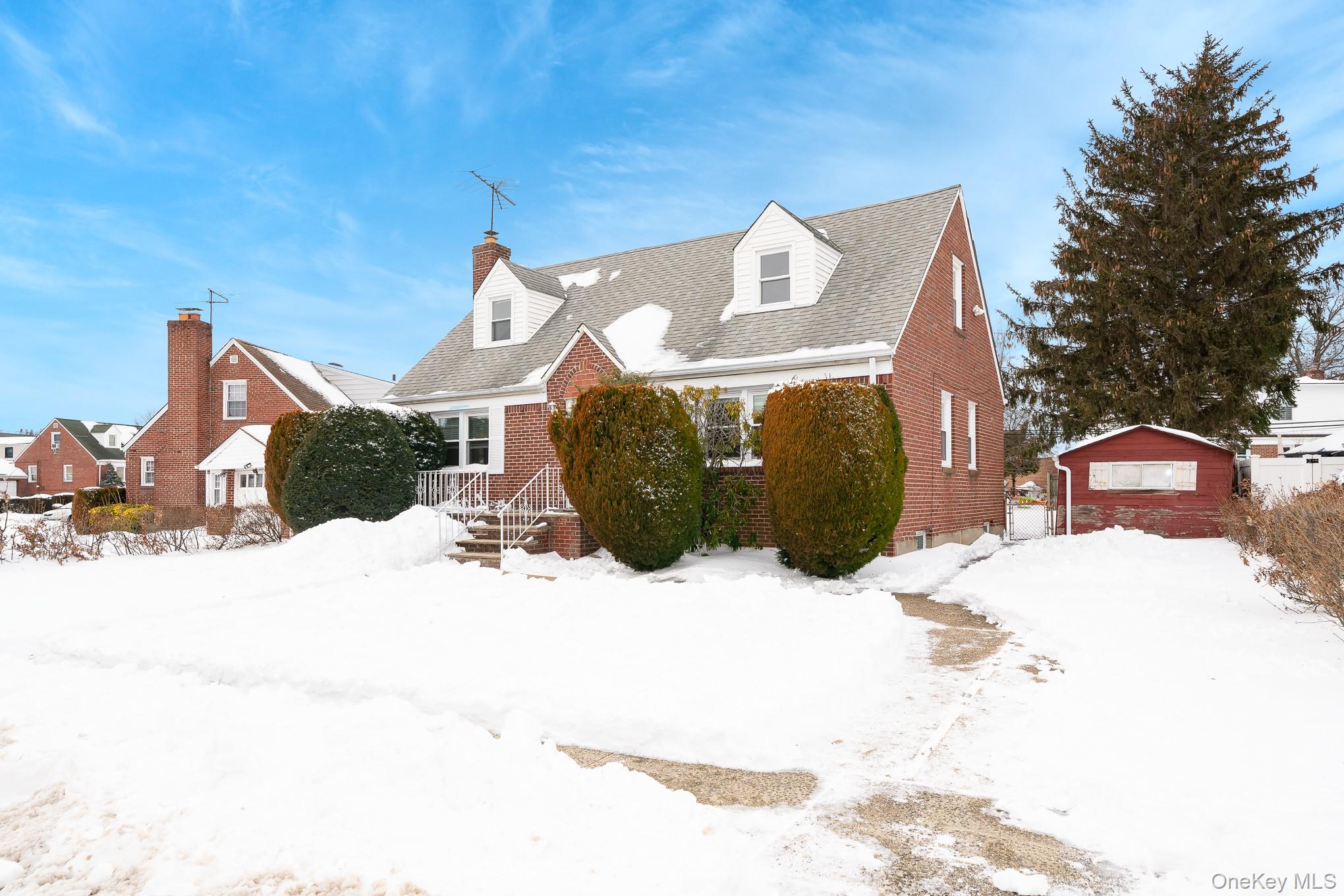 #3 photo, 2 Parkview Place, Elmont , NY 11003