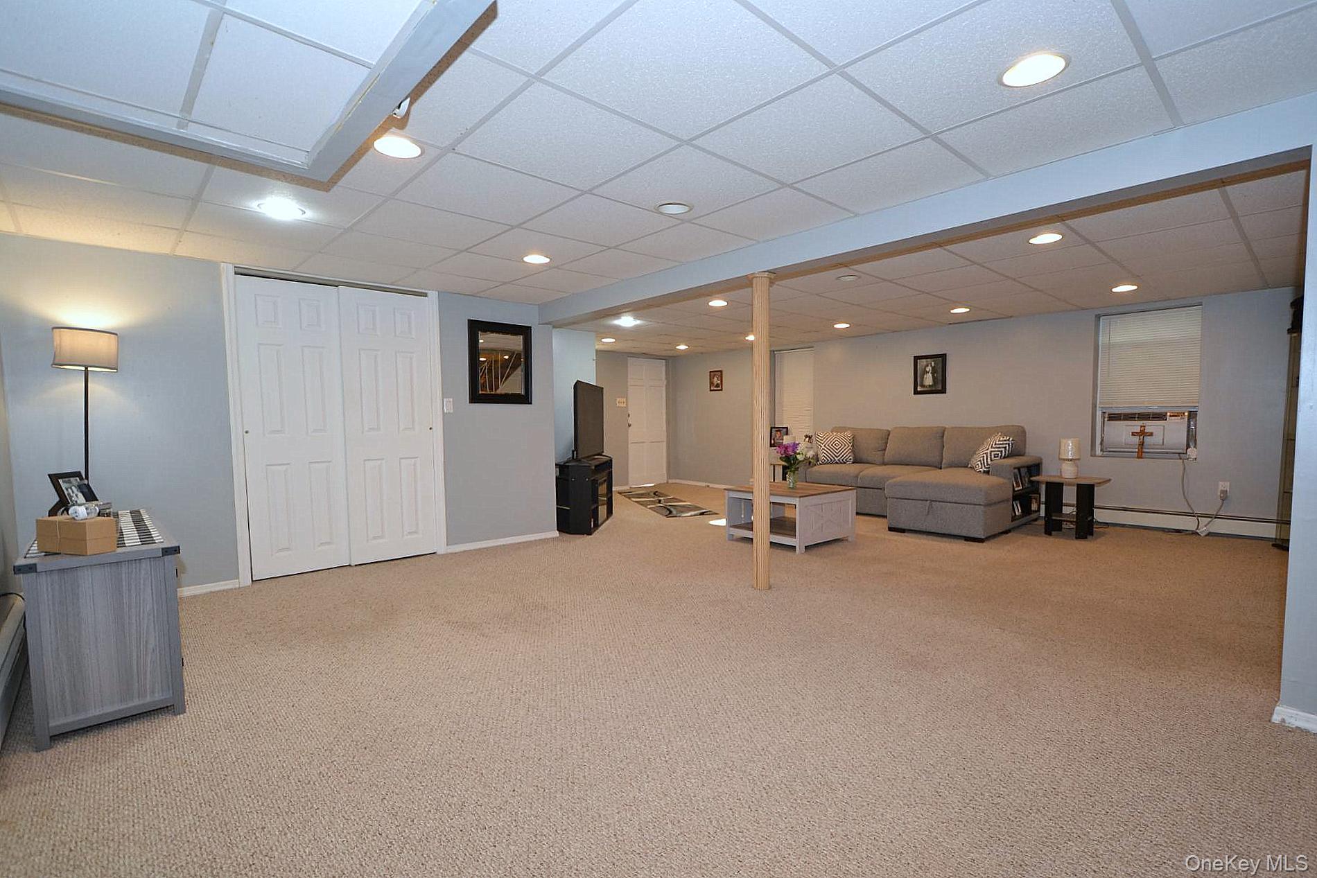 #13 photo, 9 Tory Court, Holbrook , NY 11741