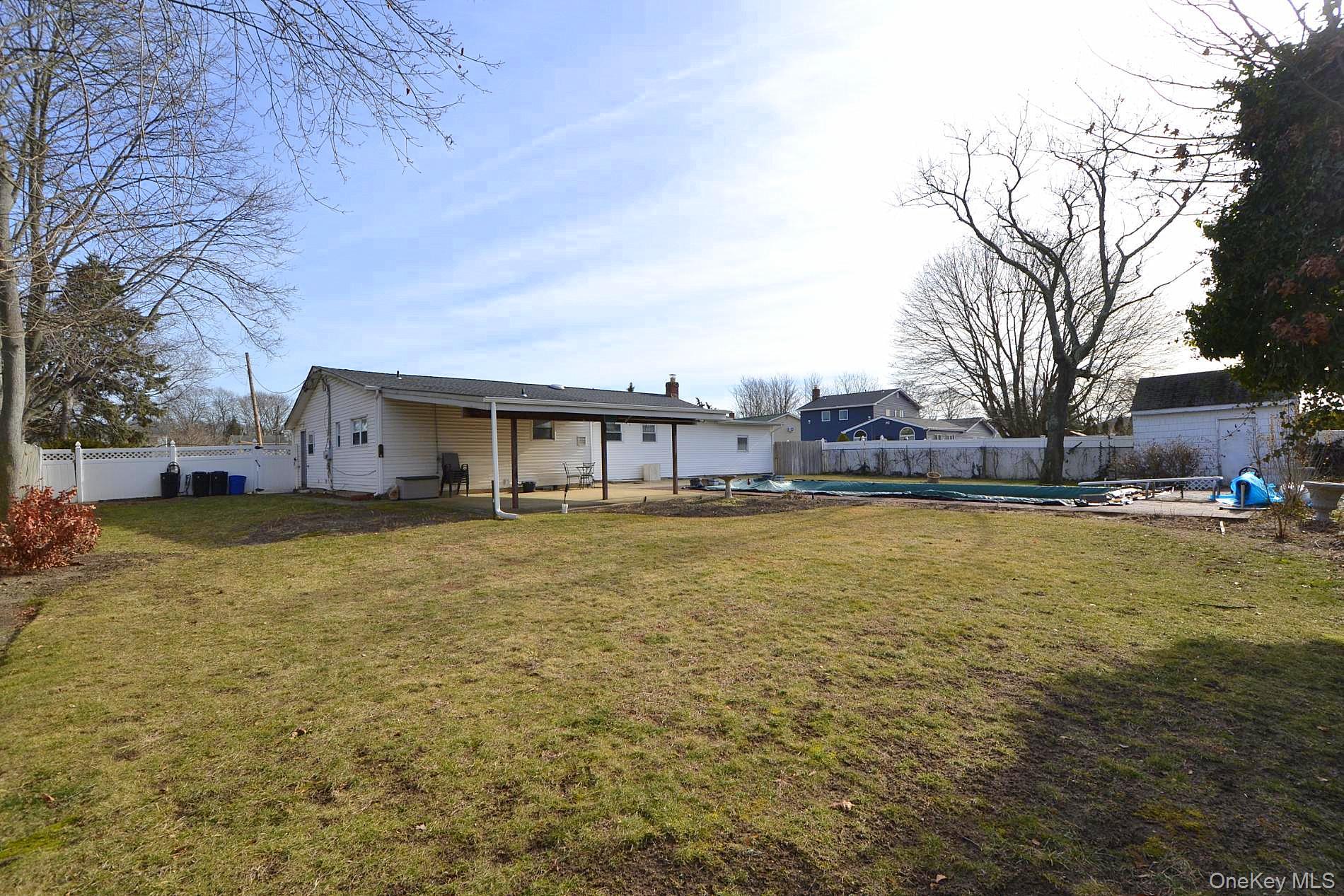 #17 photo, 9 Tory Court, Holbrook , NY 11741