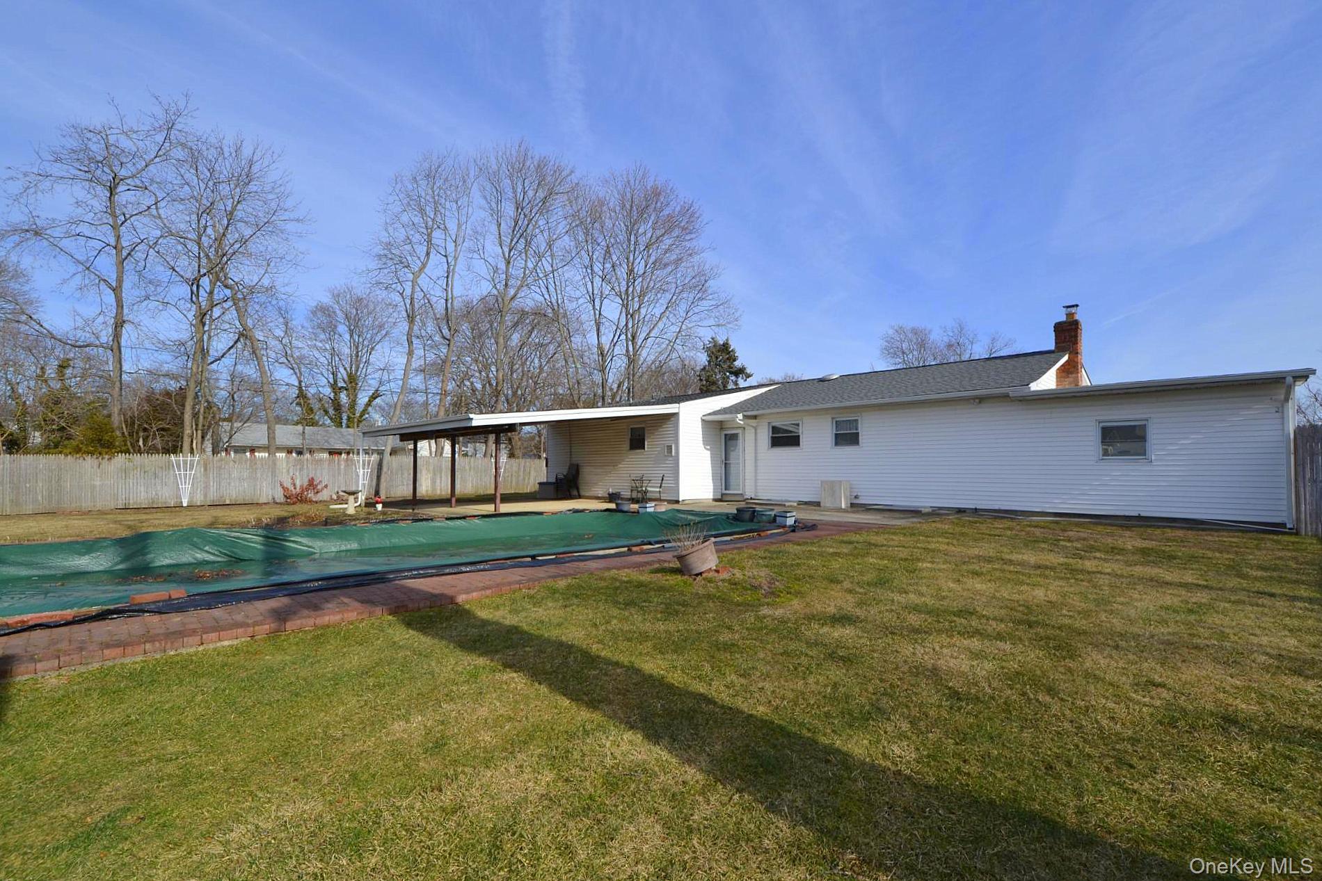 #18 photo, 9 Tory Court, Holbrook , NY 11741
