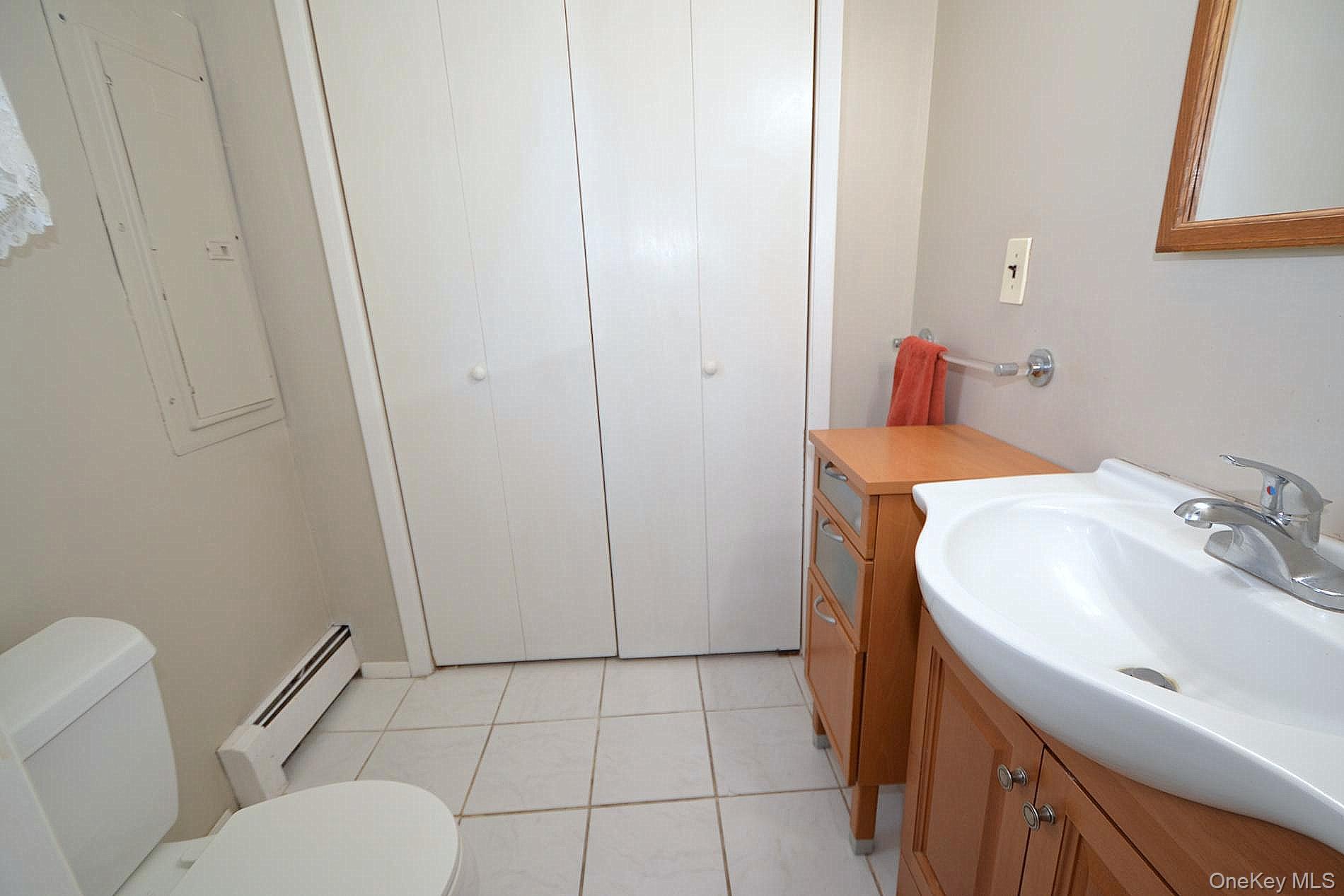 #7 photo, 9 Tory Court, Holbrook , NY 11741