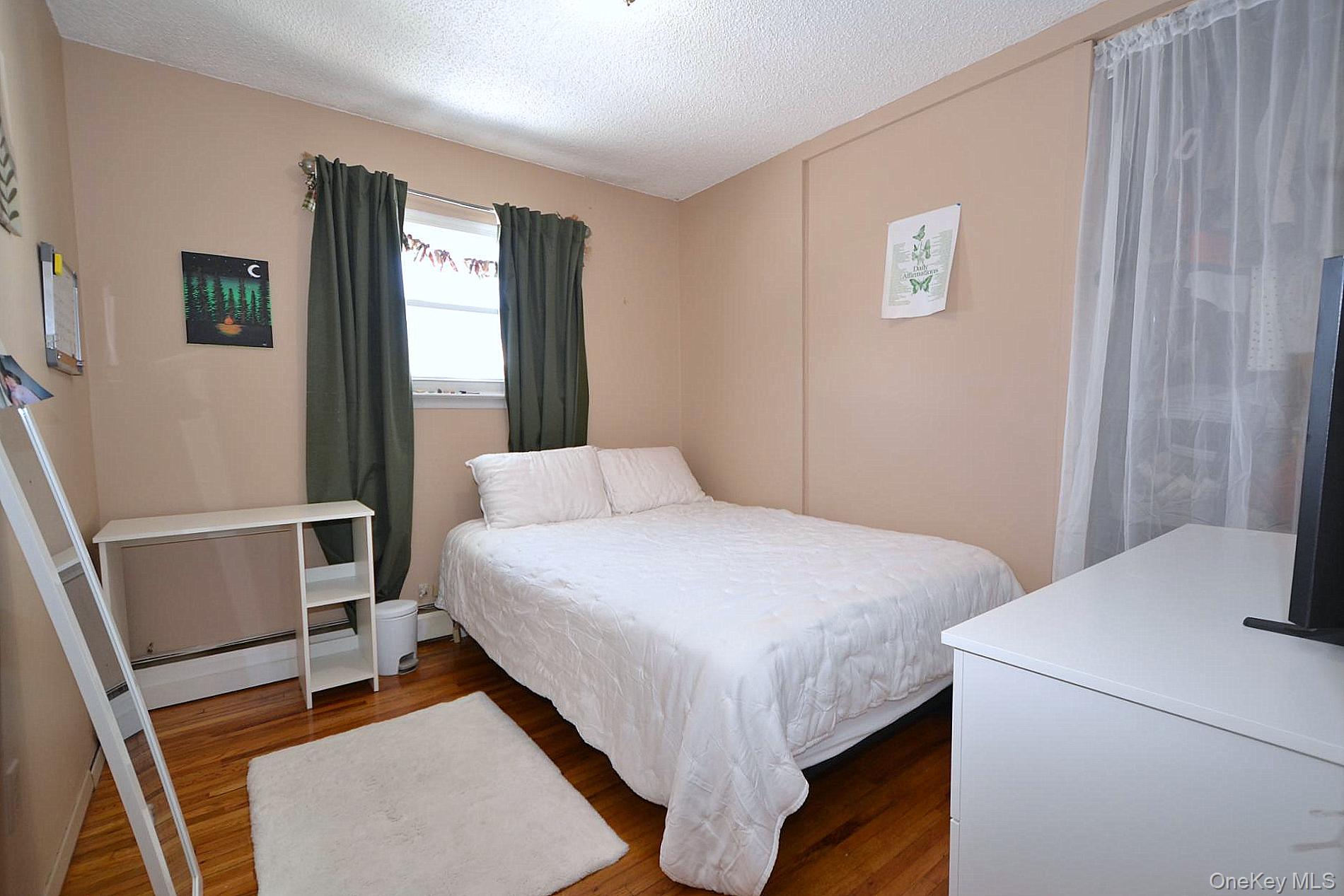 #9 photo, 9 Tory Court, Holbrook , NY 11741